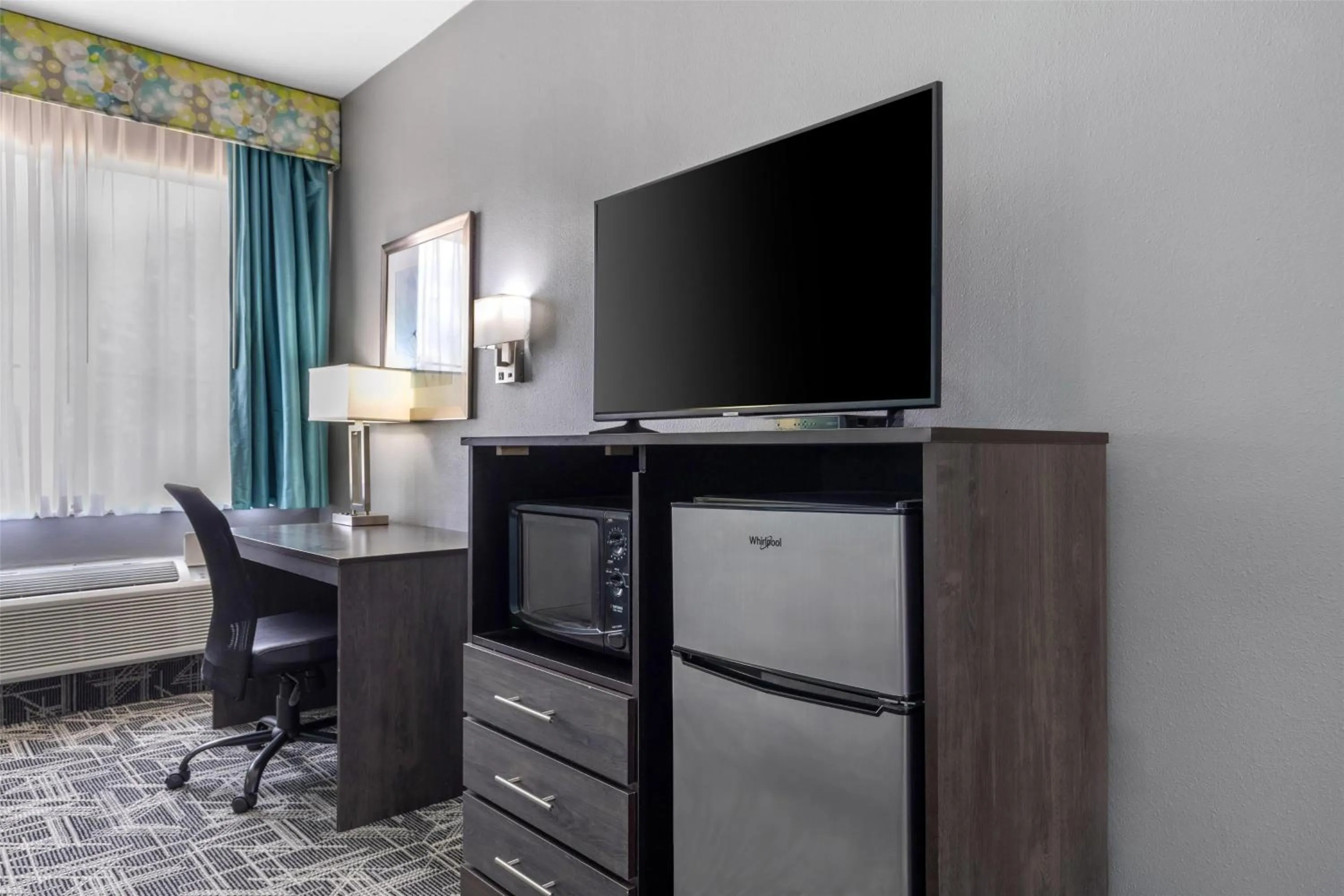 Bedroom, Bed in Best Western Executive Inn