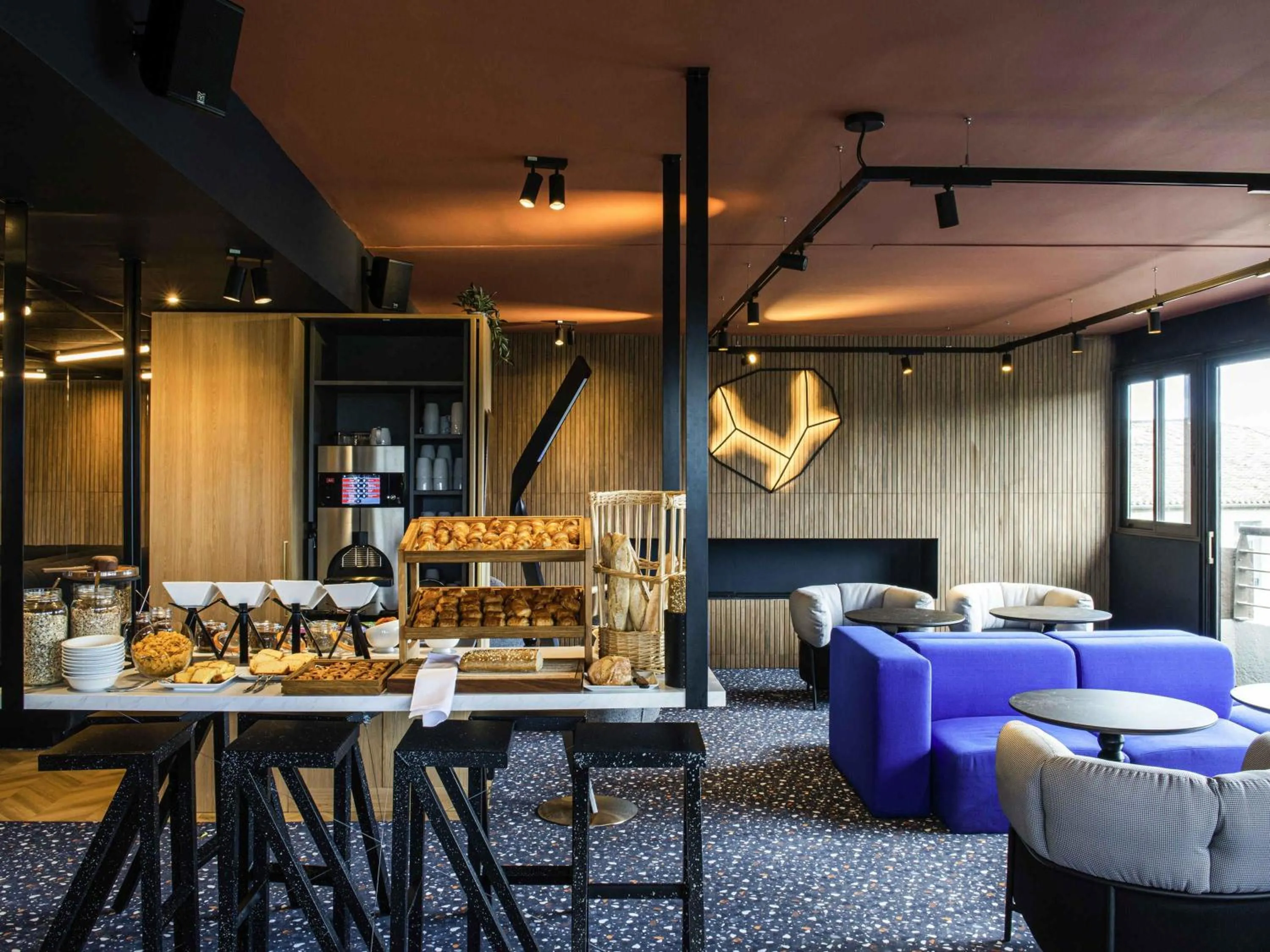 Breakfast in Tribe Carcassonne