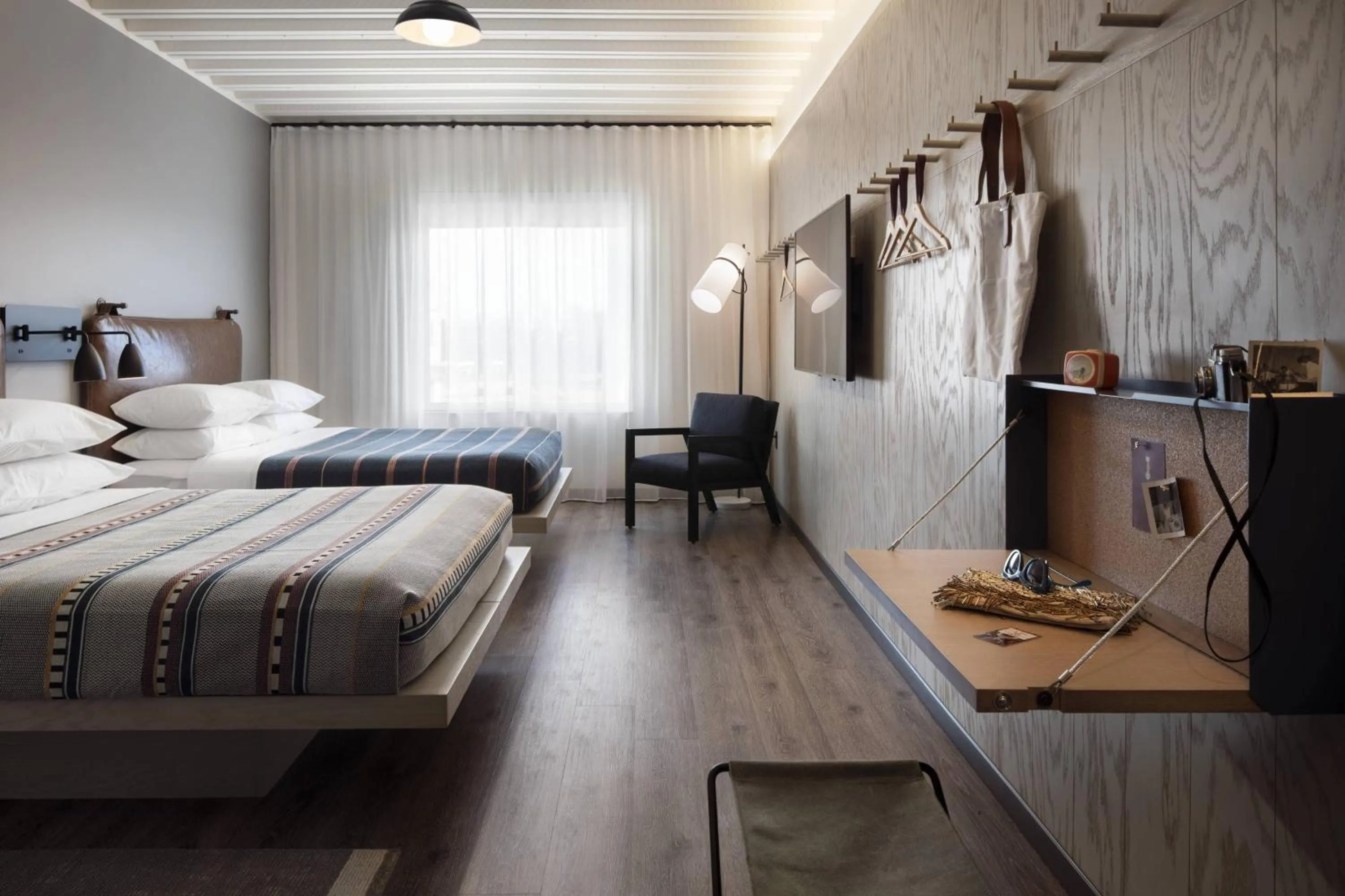 Photo of the whole room, Bed in Moxy Nashville Vanderbilt Area