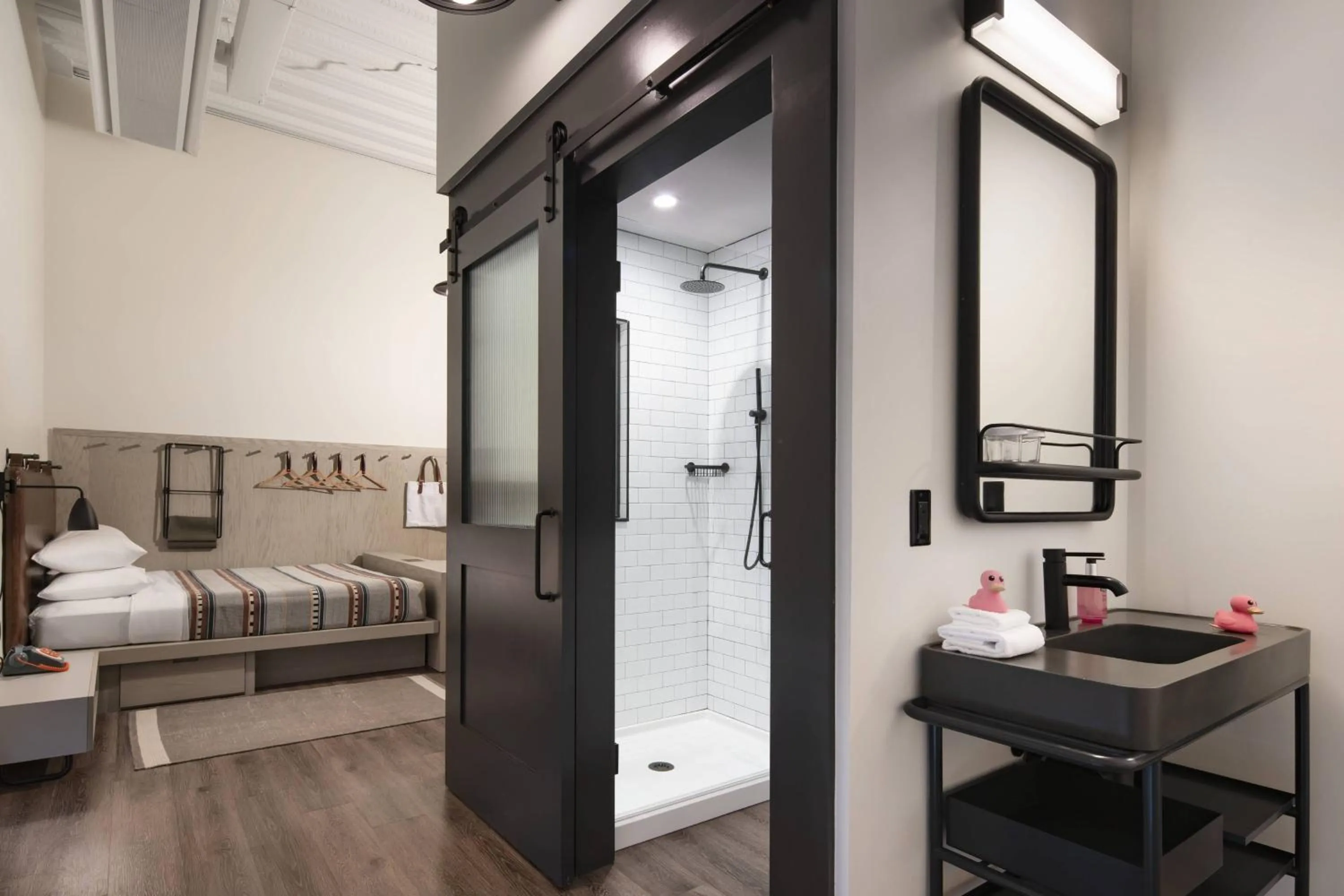 Photo of the whole room, Bed in Moxy Nashville Vanderbilt Area