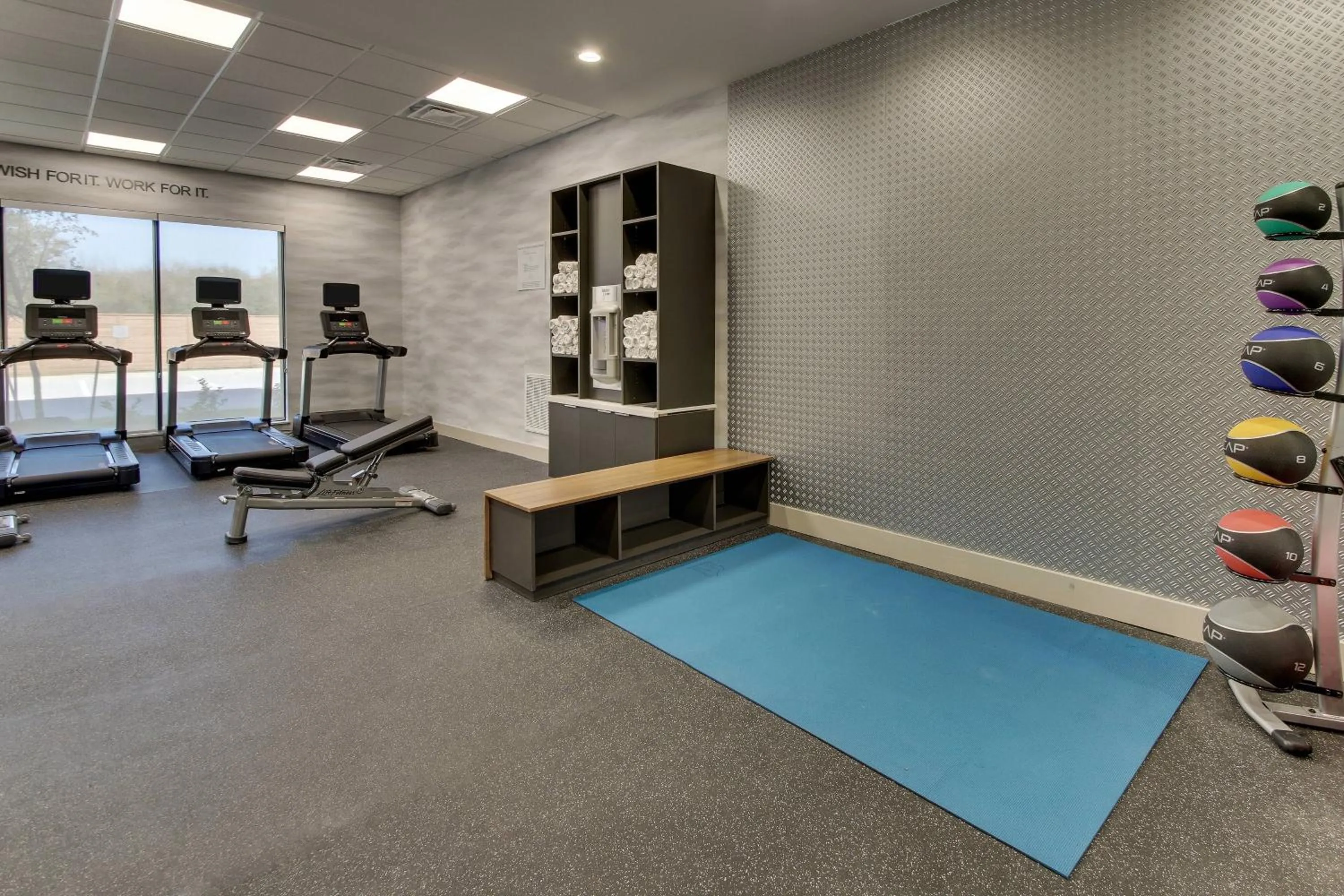 Fitness centre/facilities in Fairfield Inn and Suites by Marriott Houston Brookhollow