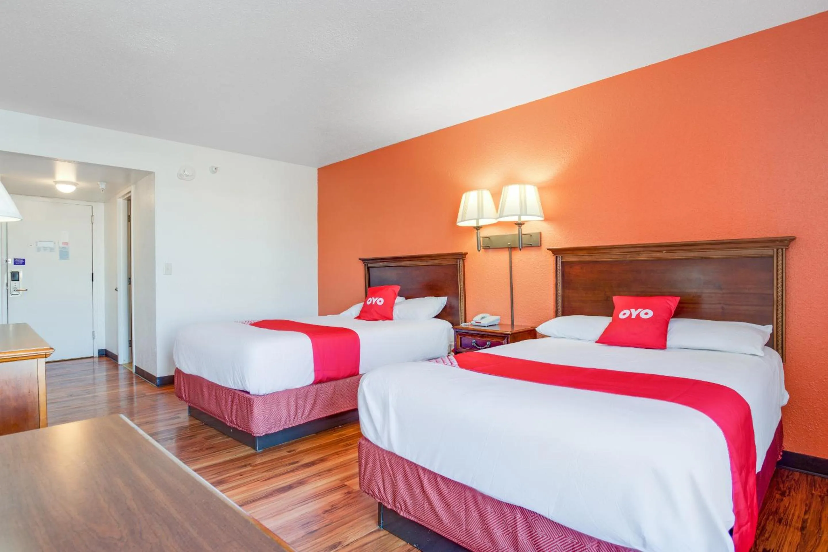 Bedroom, Bed in OYO Hotel Mona Lake Muskegon