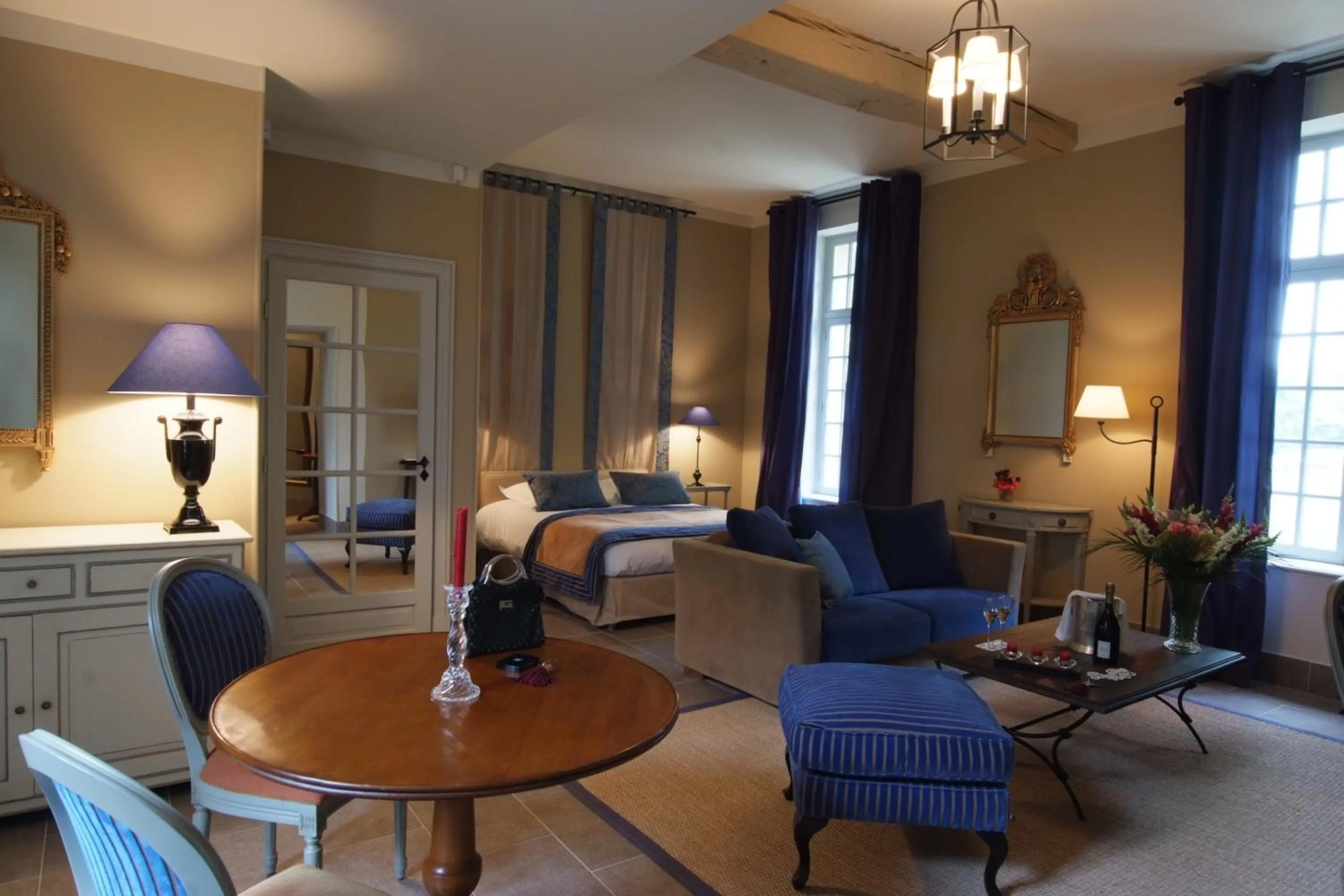 Photo of the whole room in Château d'Augerville Golf & Spa Resort - TemptingPlaces Collection