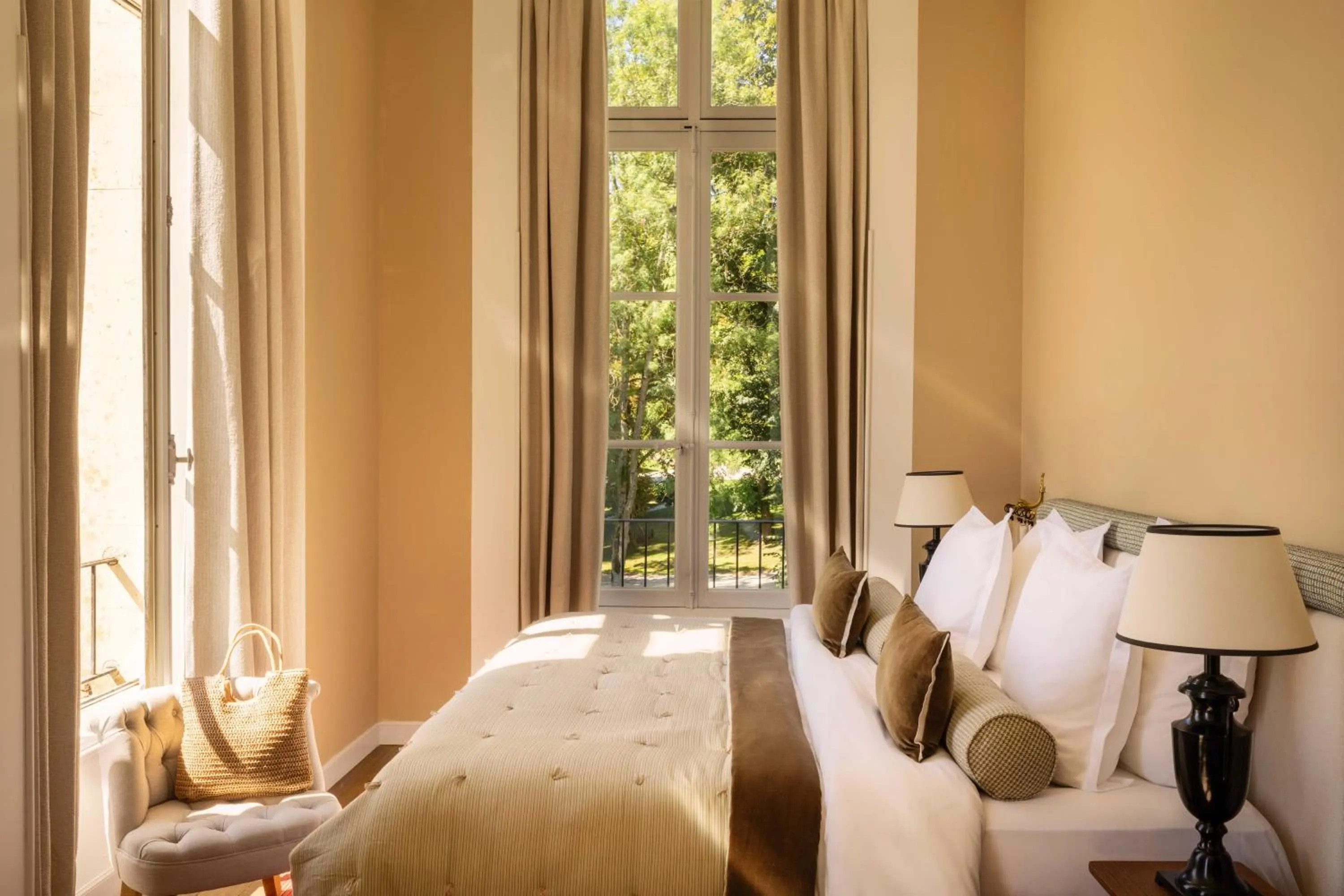 Bed in Château d'Augerville Golf & Spa Resort - TemptingPlaces Collection