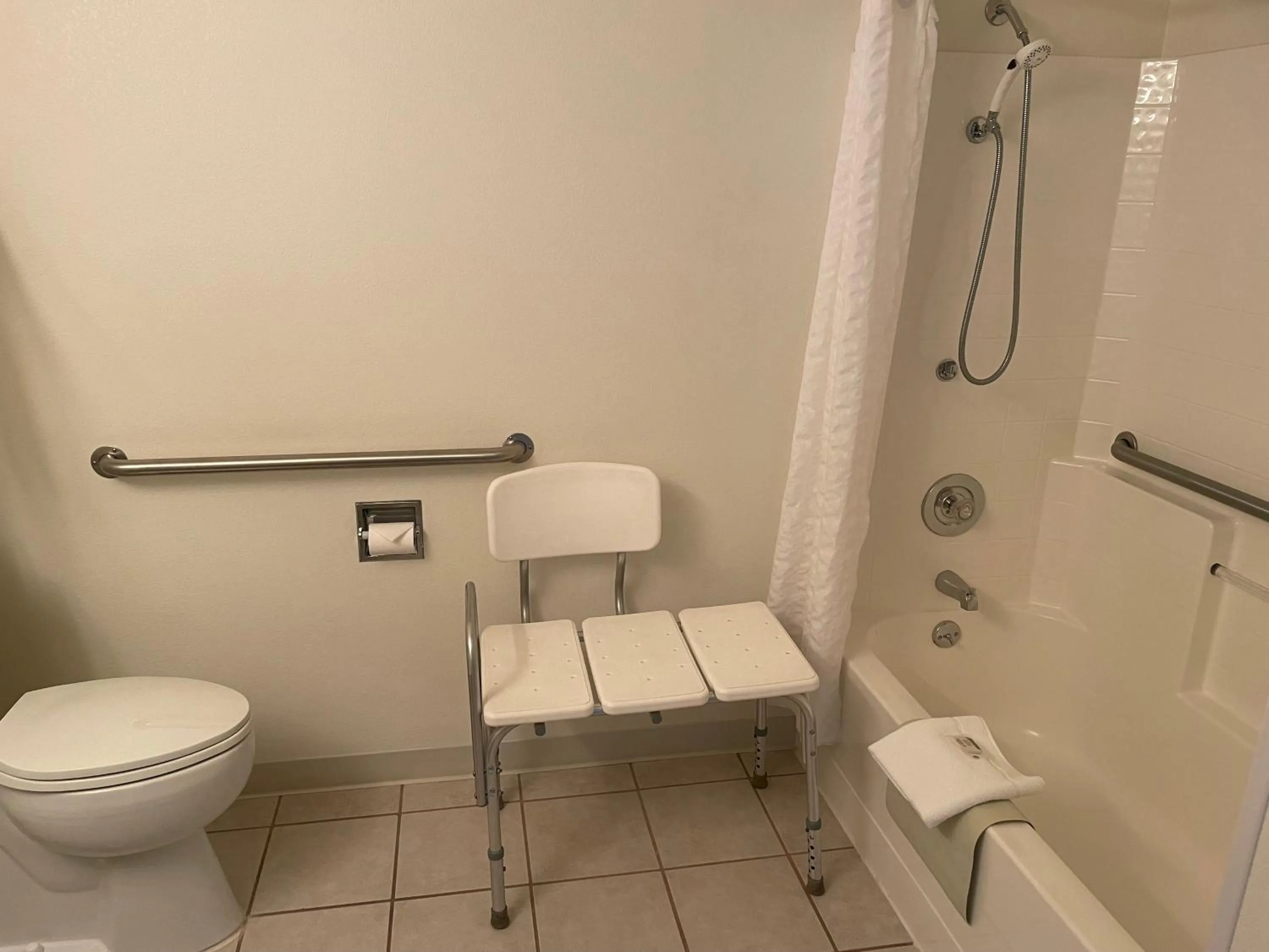 Facility for disabled guests in Super 8 by Wyndham Montpelier