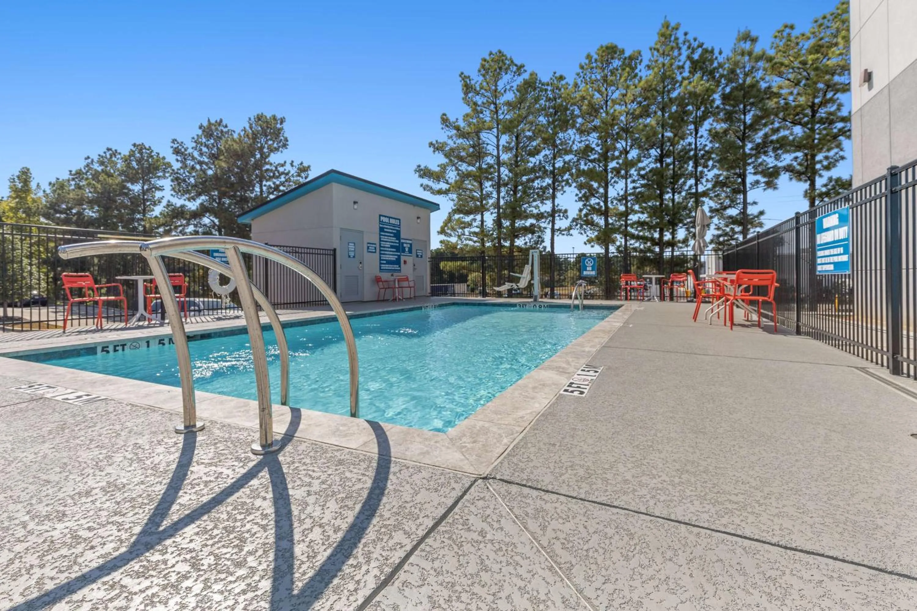 Pool view in Tru By Hilton Longview