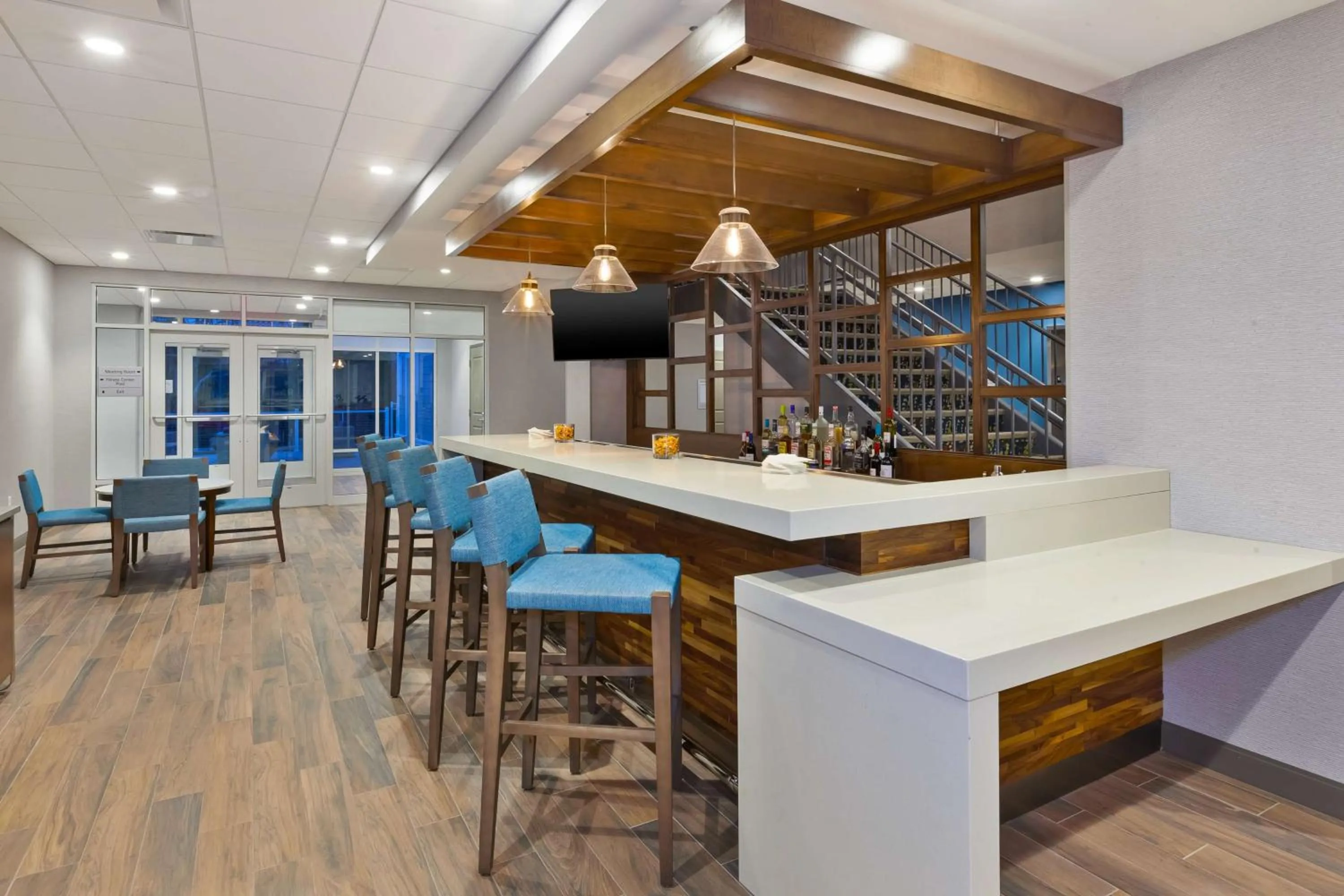 Lounge or bar in Hampton Inn Cape Cod Canal