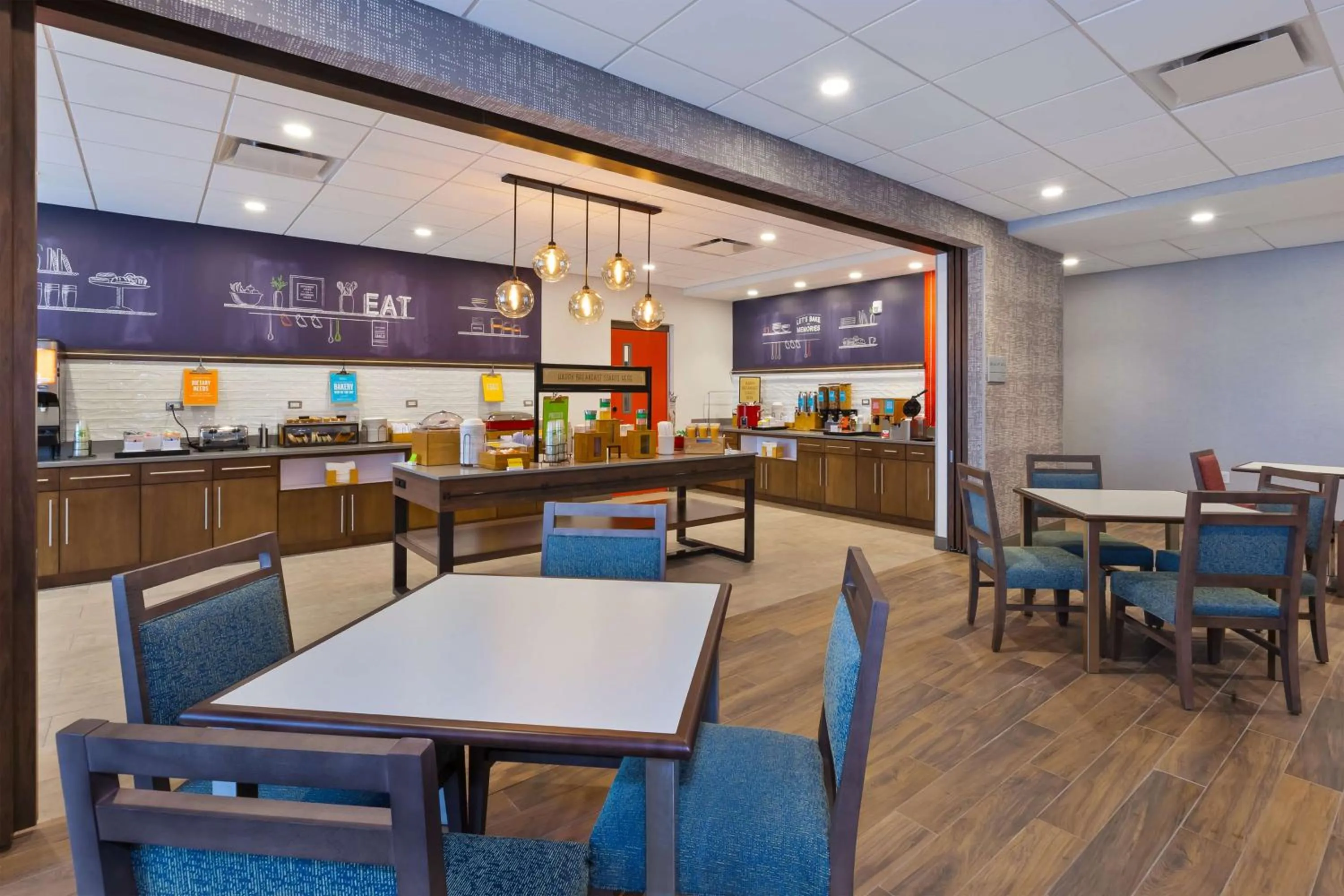 Breakfast in Hampton Inn Cape Cod Canal