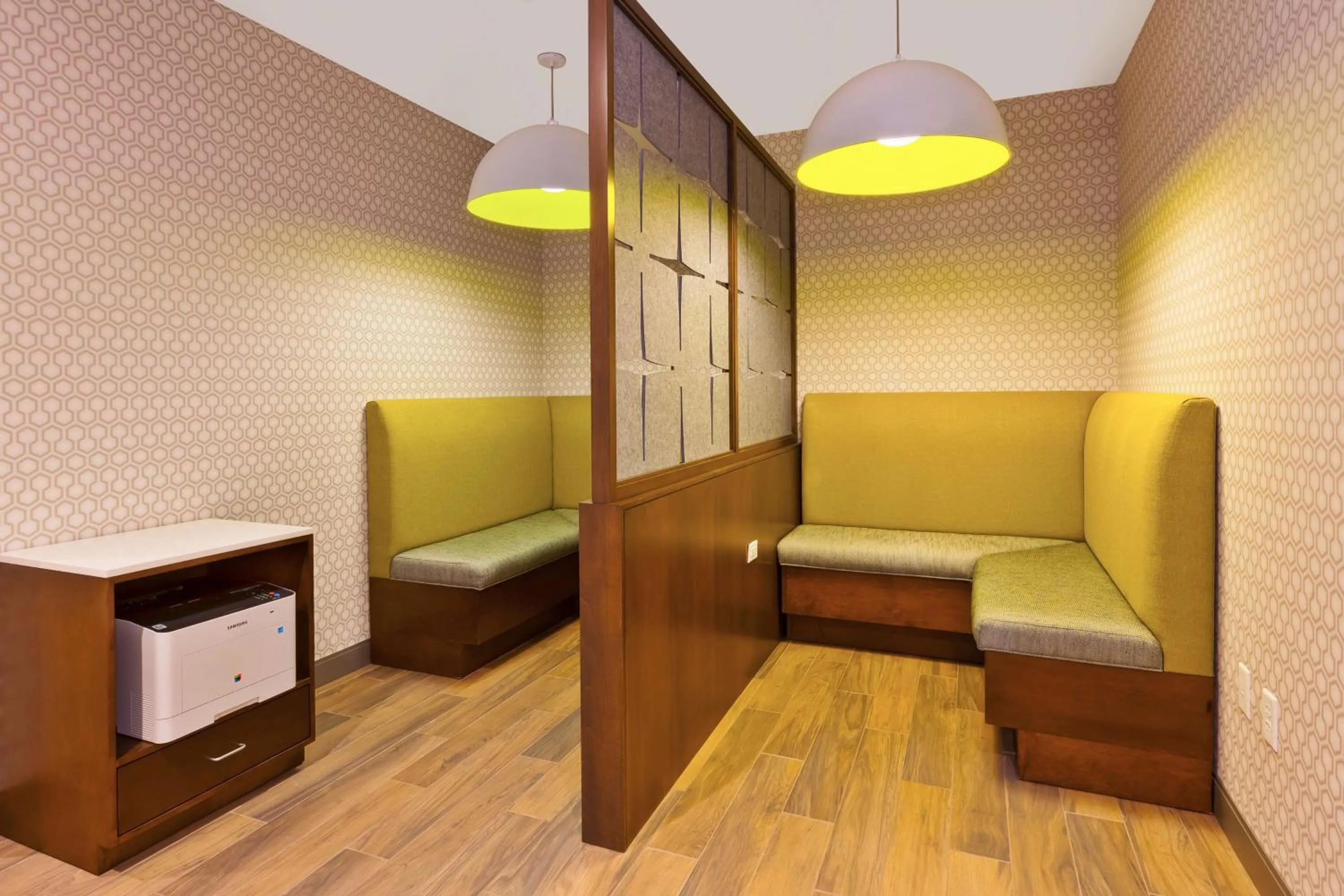 Business facilities in Hampton Inn Cape Cod Canal