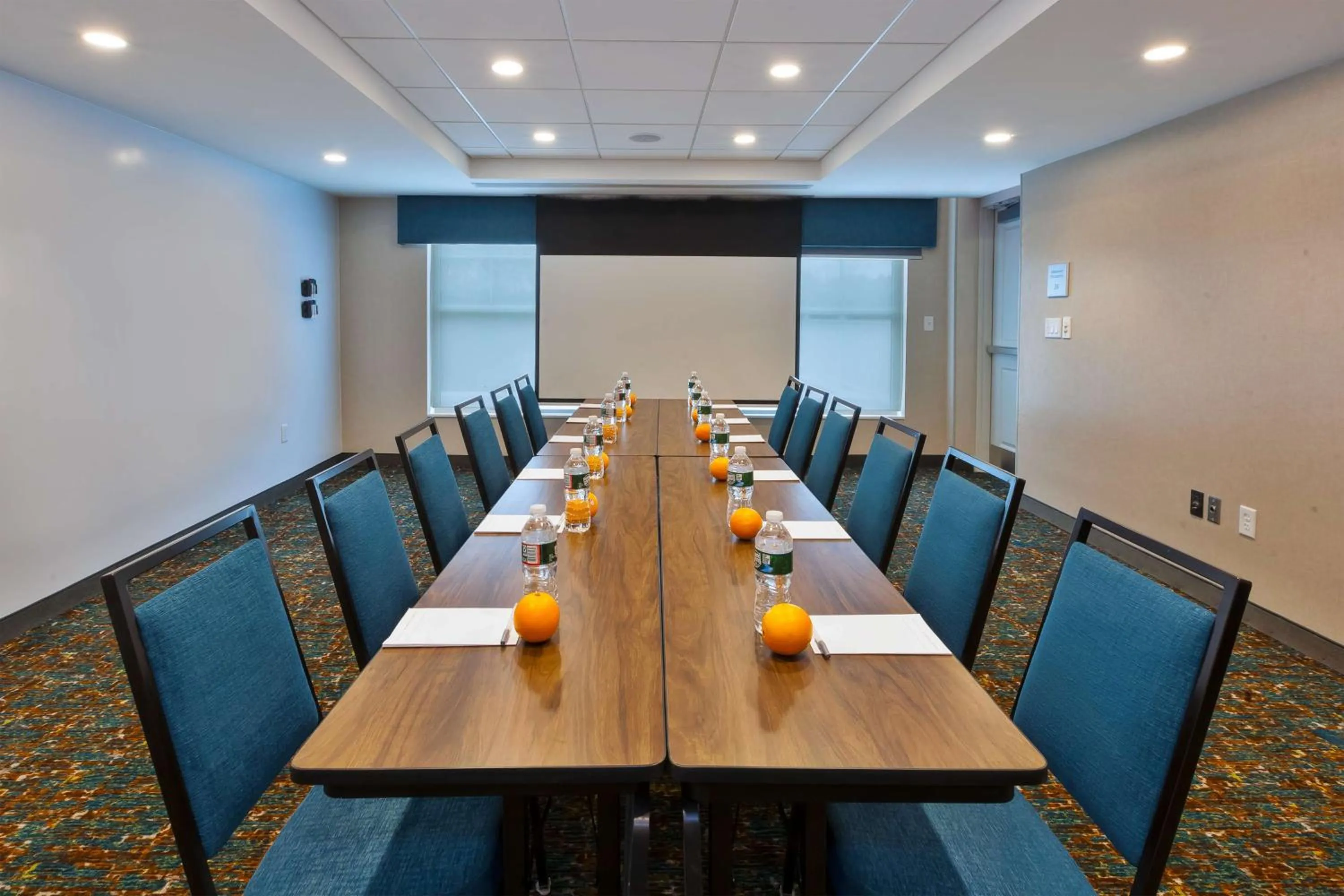 Meeting/conference room in Hampton Inn Cape Cod Canal