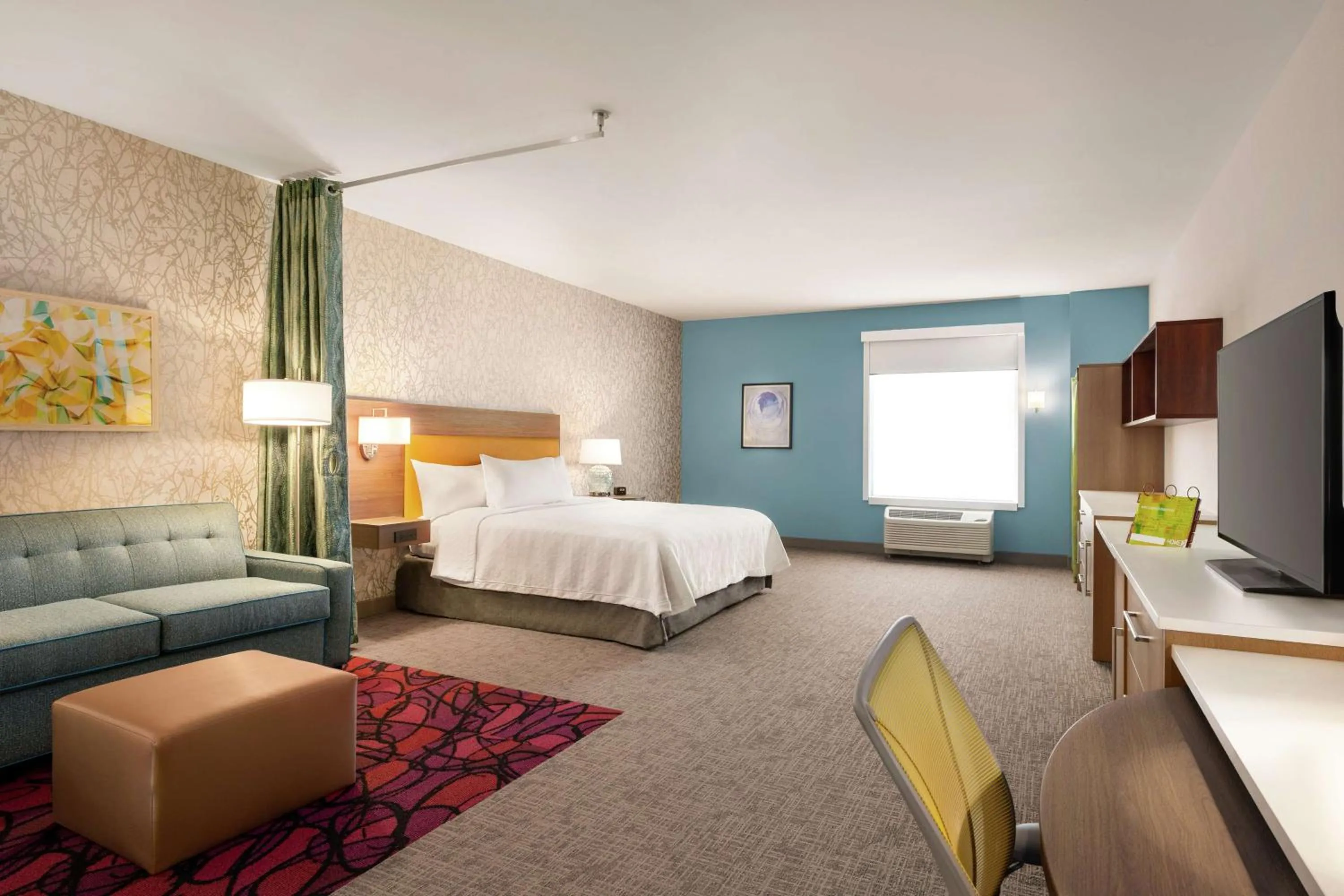 Living room, Bed in Home2 Suites By Hilton Harrisburg Hershey