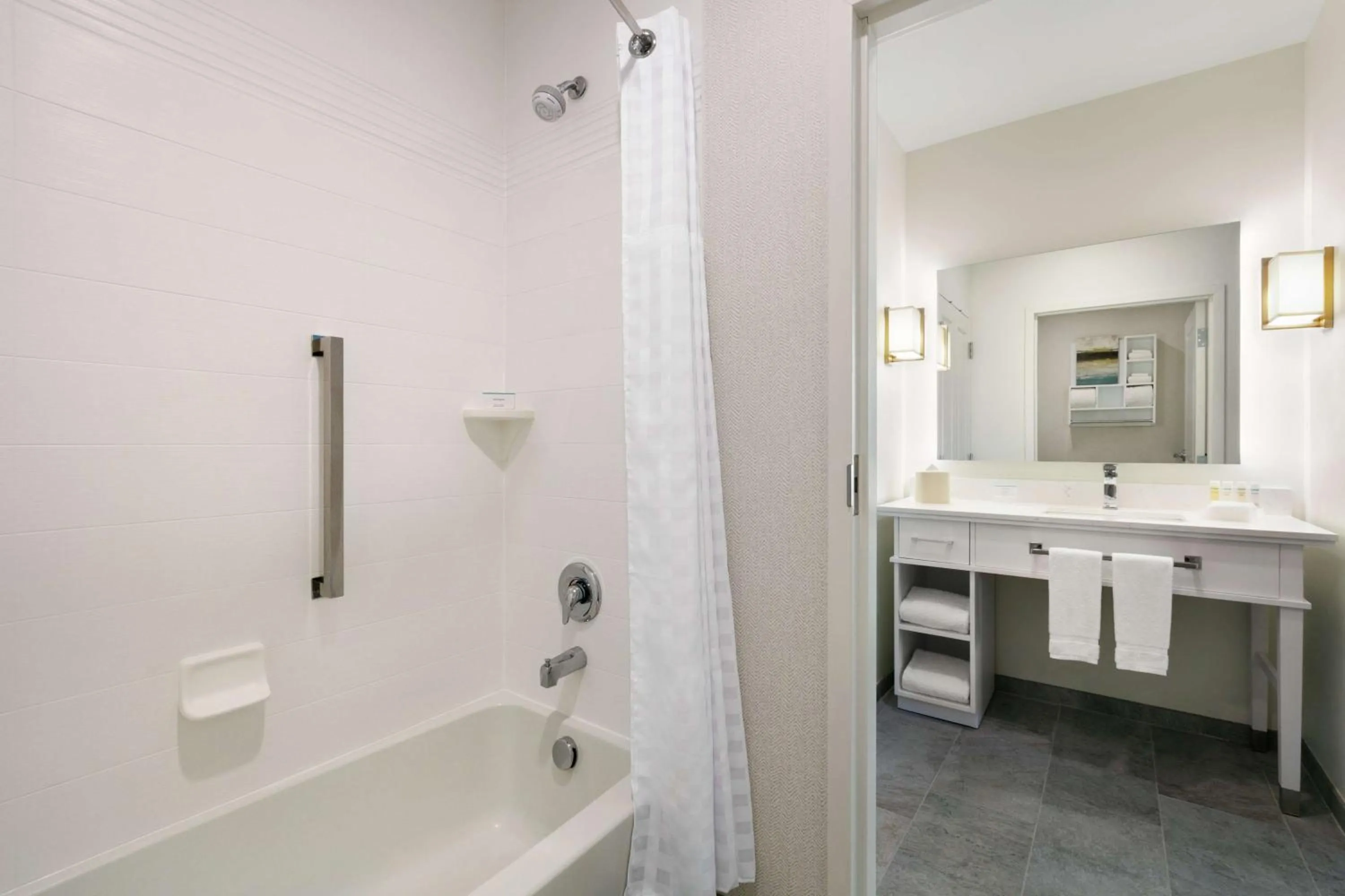 Bathroom in Homewood Suites By Hilton Horsham Willow Grove