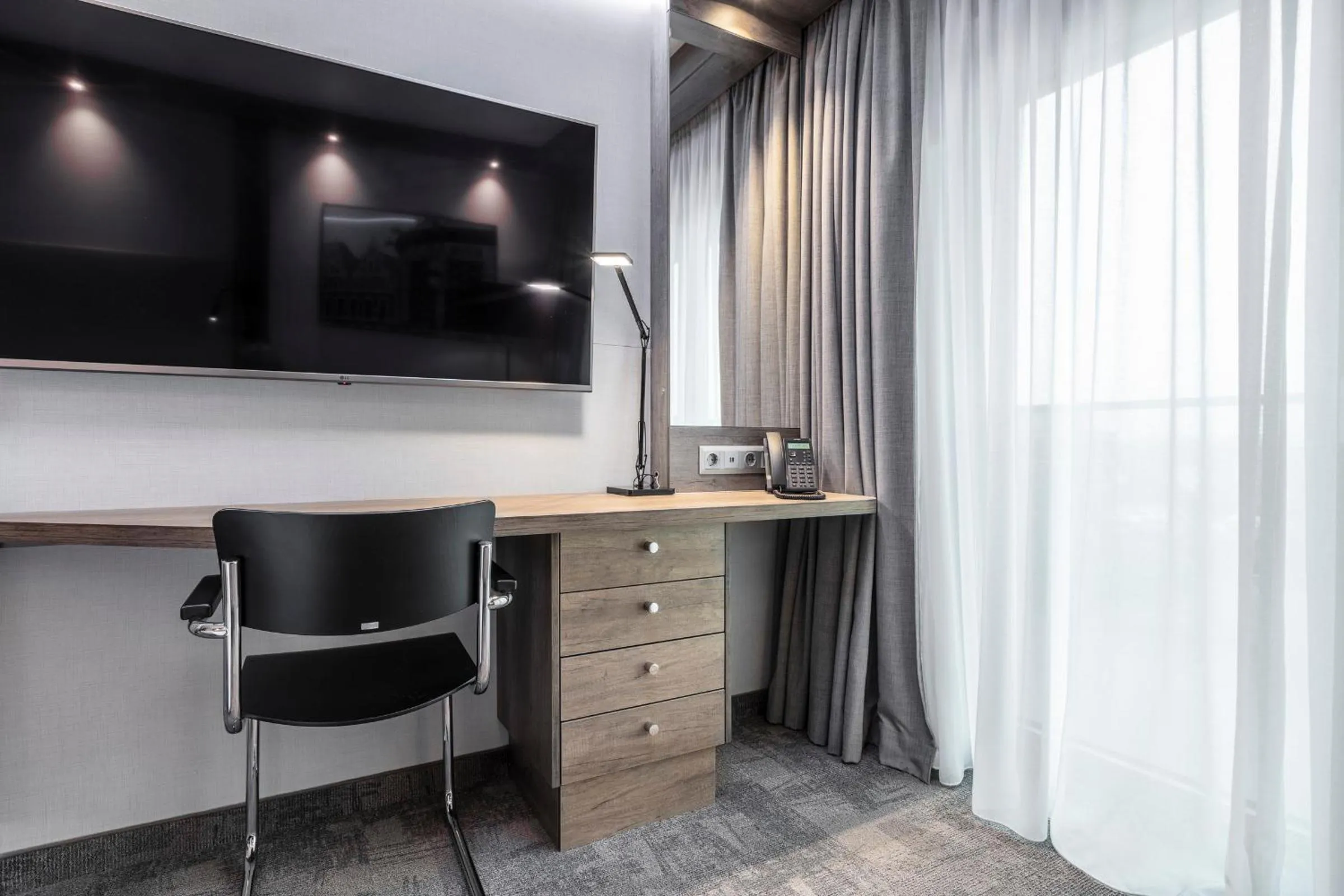TV and multimedia in Park Inn By Radisson Wismar