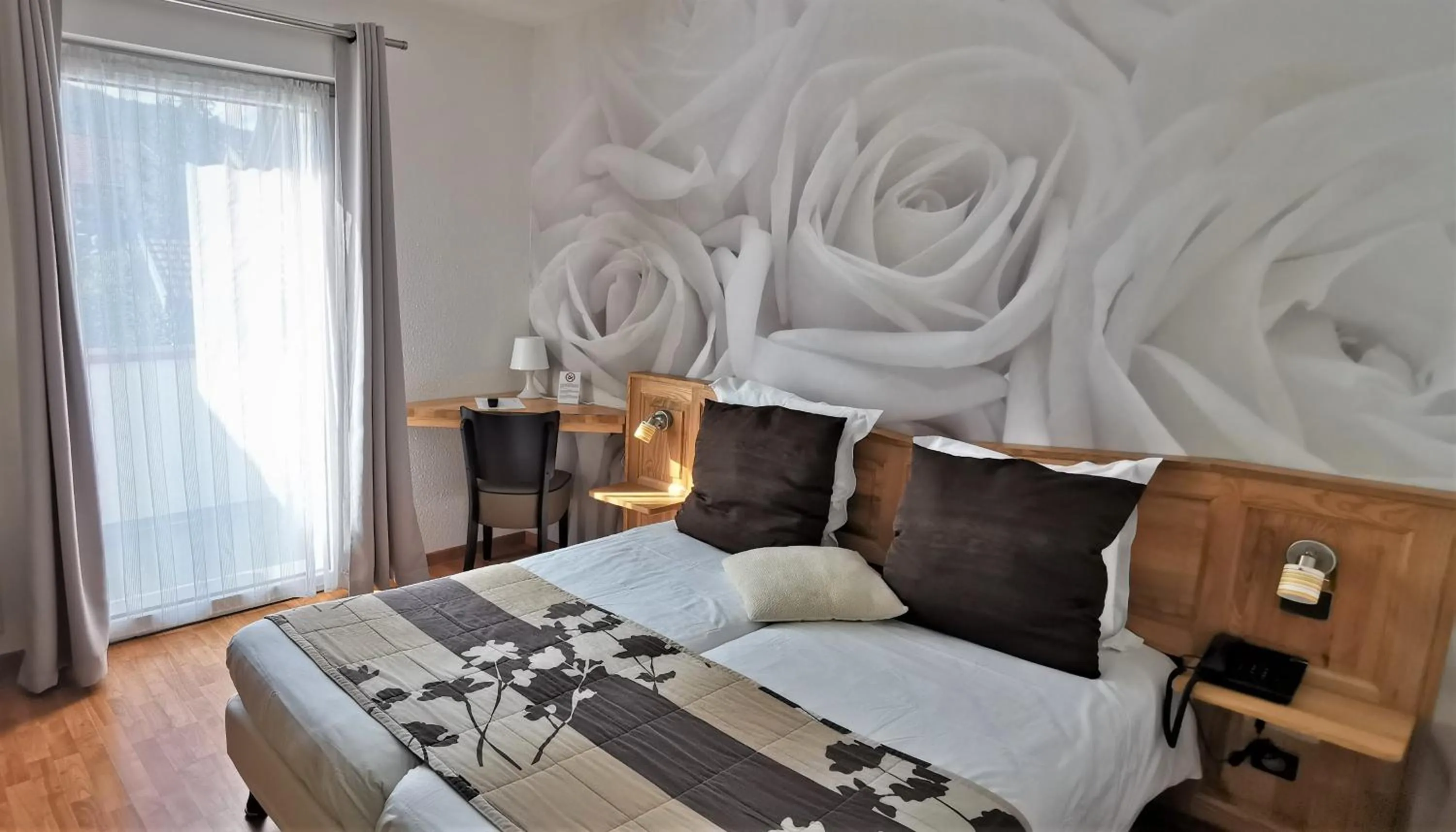 Bedroom, Bed in A l'Arbre Vert