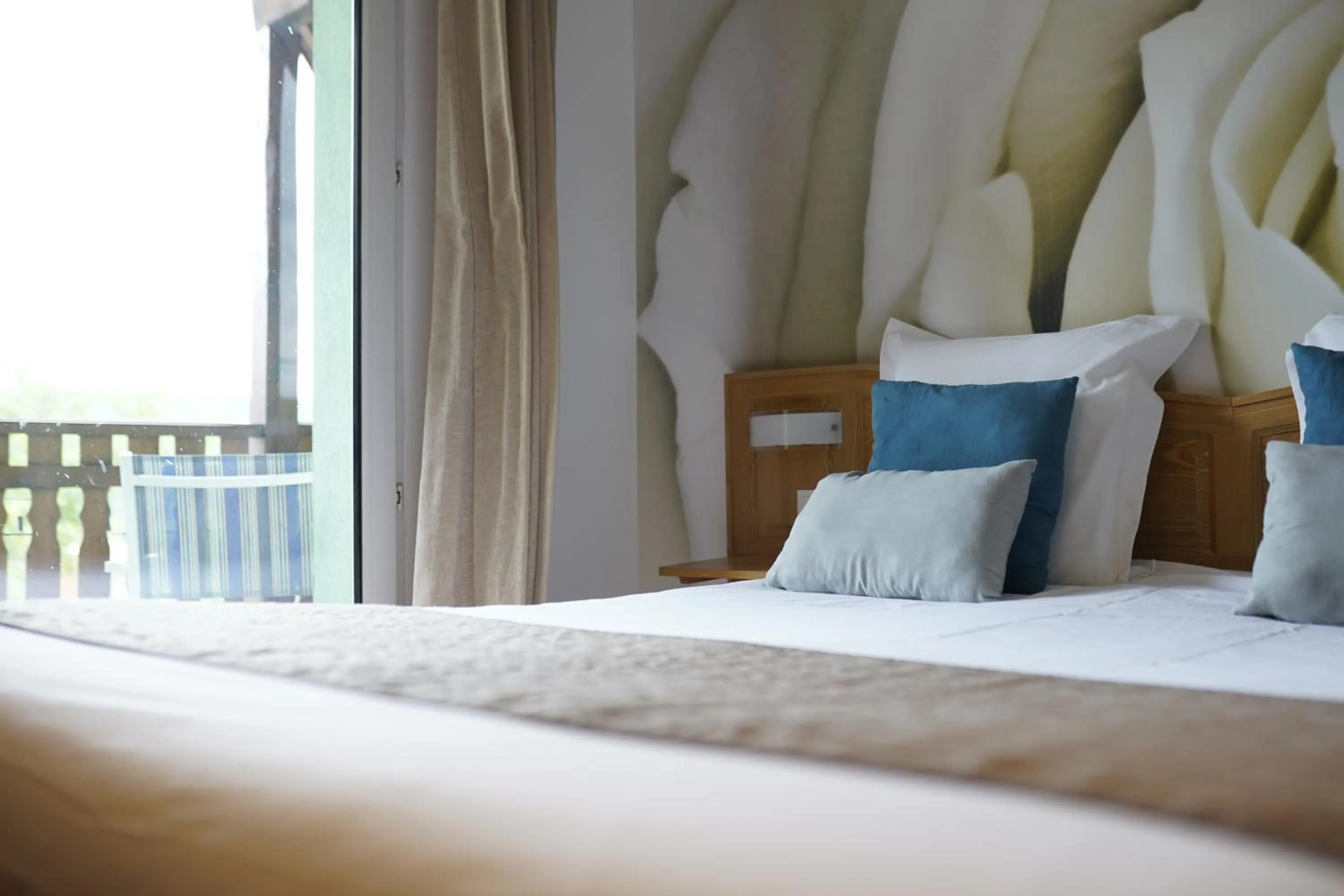 Photo of the whole room, Bed in A l'Arbre Vert