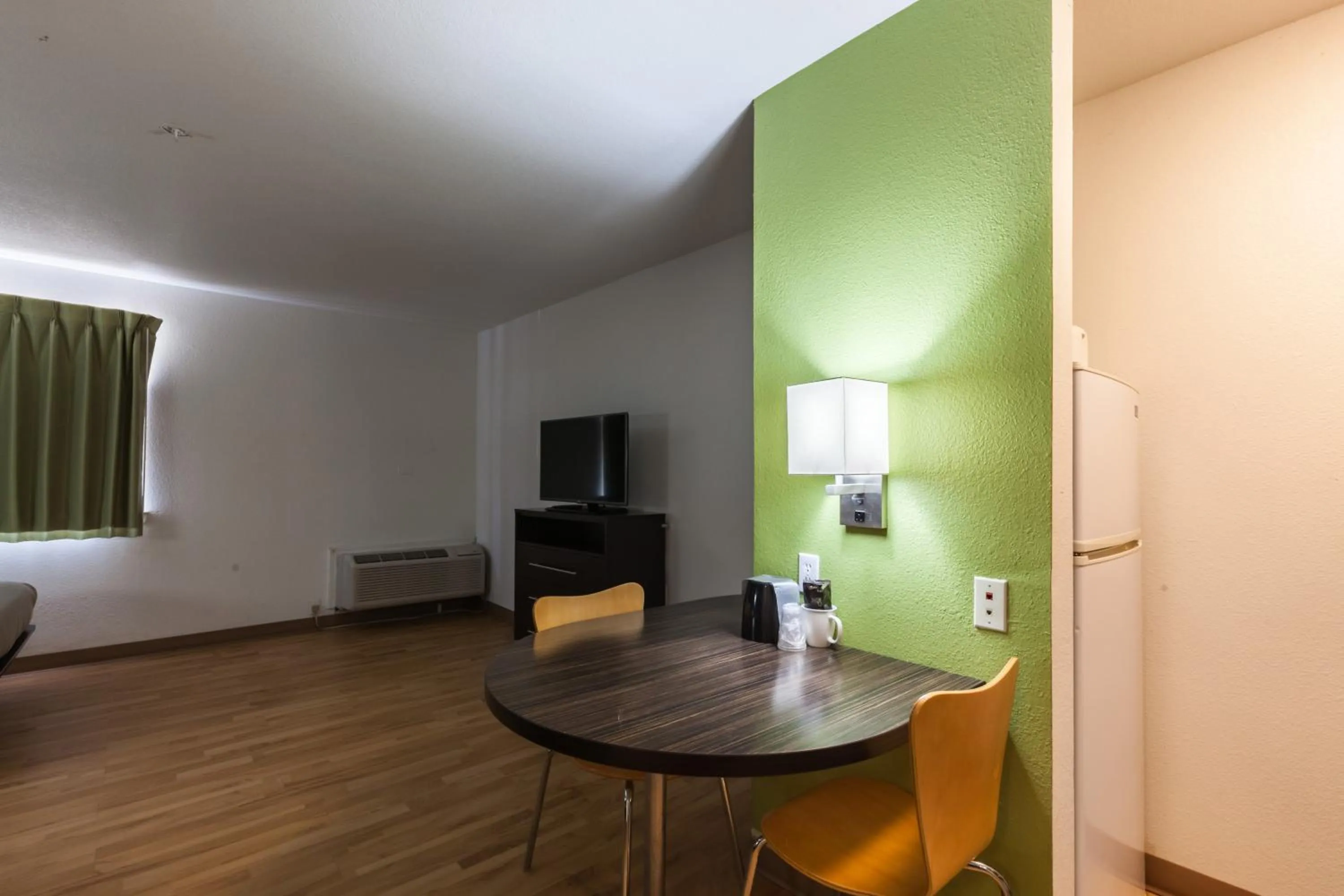 Kitchen or kitchenette in Studio 6-Port Arthur, TX - SE