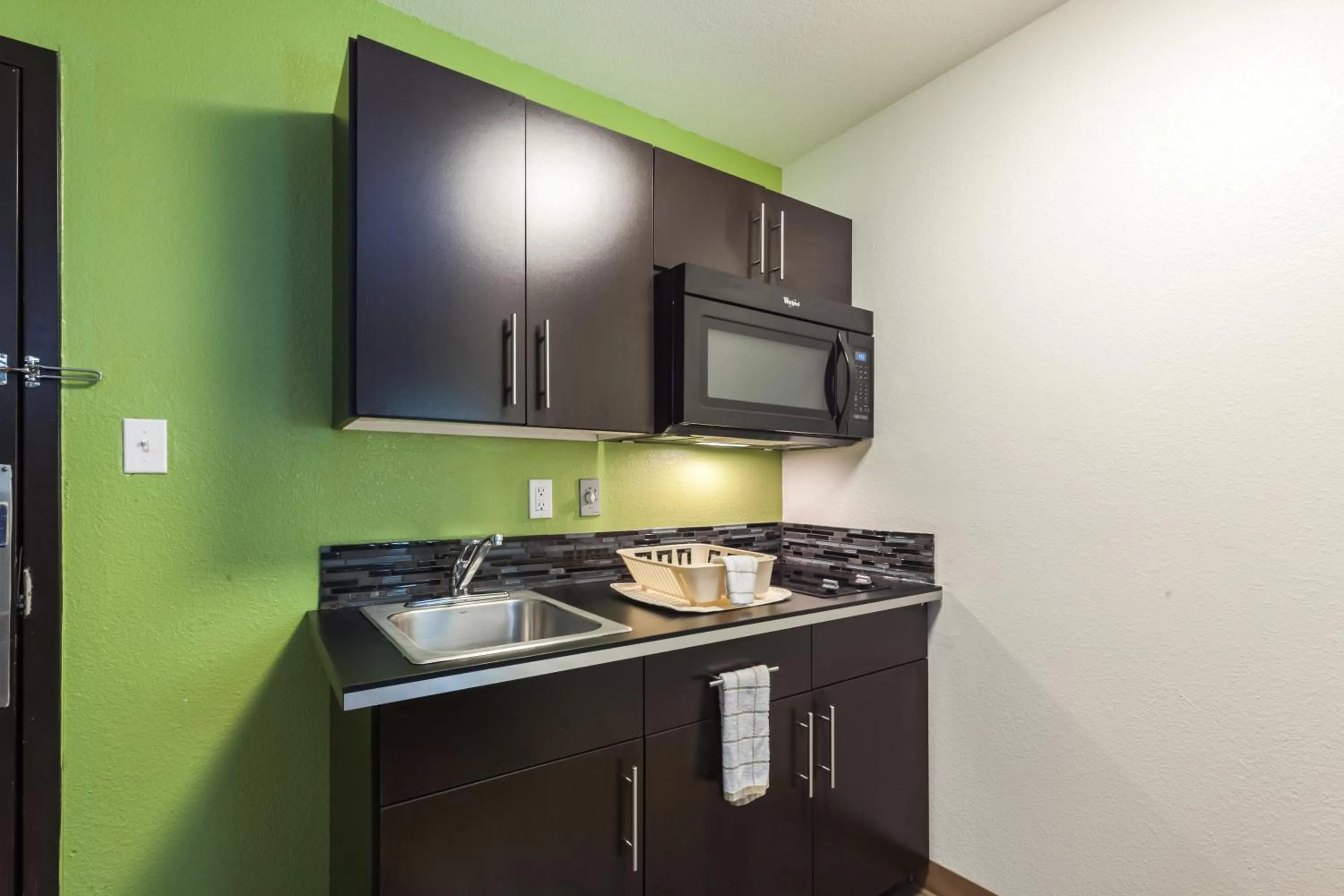 Kitchen or kitchenette in Studio 6-Port Arthur, TX - SE