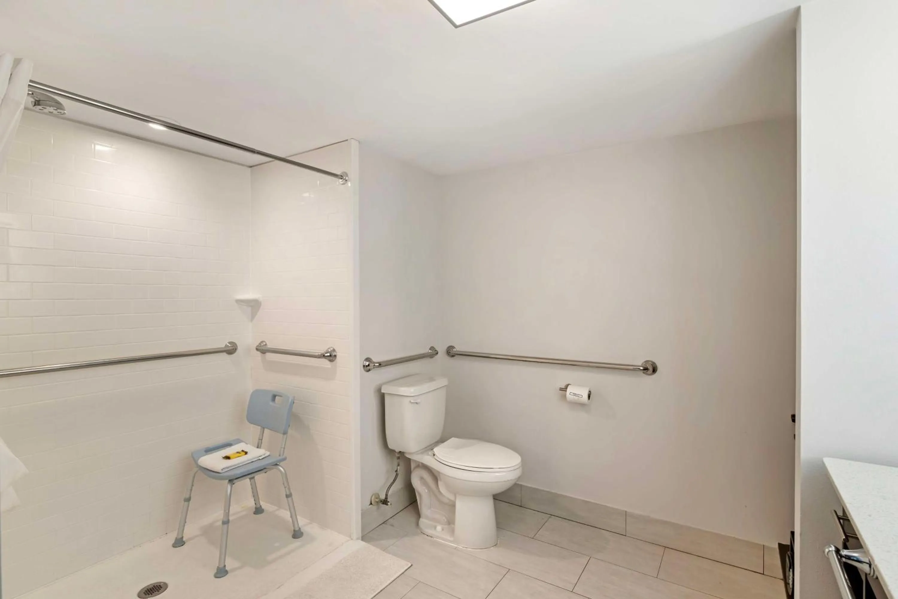 Bathroom in Best Western Plus St. Simons