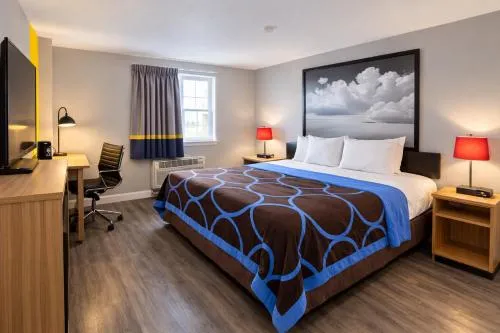 Super 8 by Wyndham Lewiston