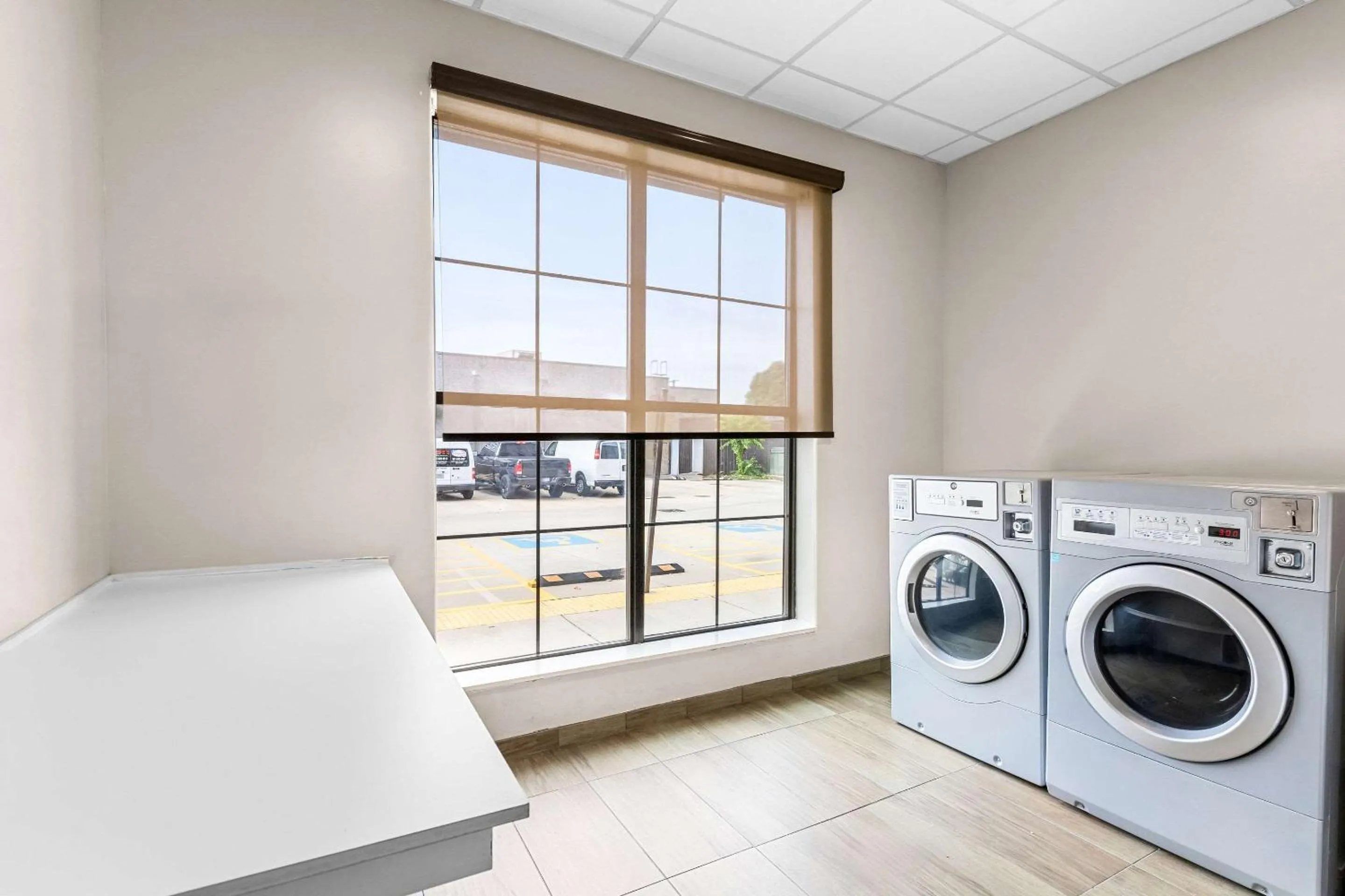 Other, Bed in Comfort Suites Columbia I-65