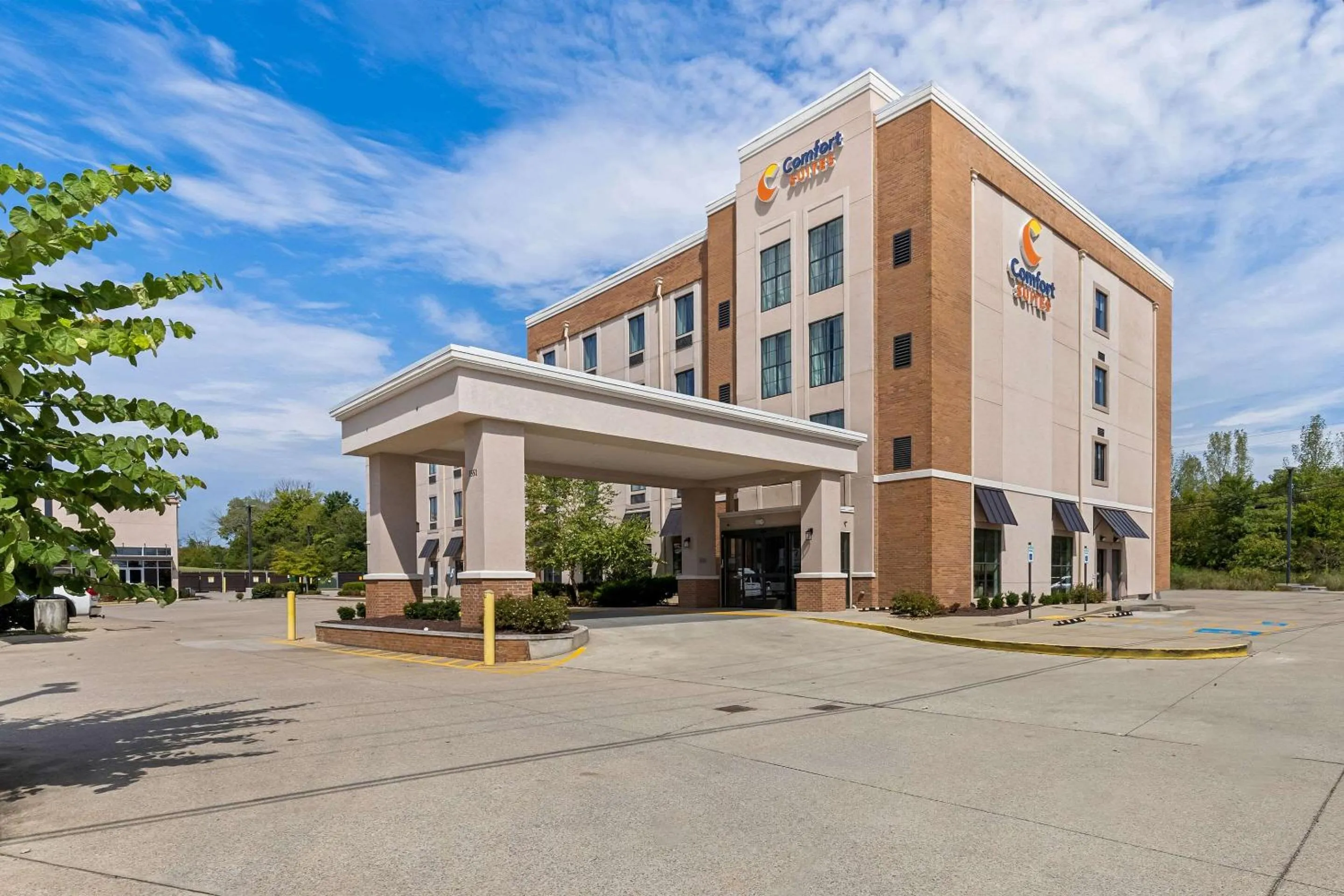 Property building in Comfort Suites Columbia I-65