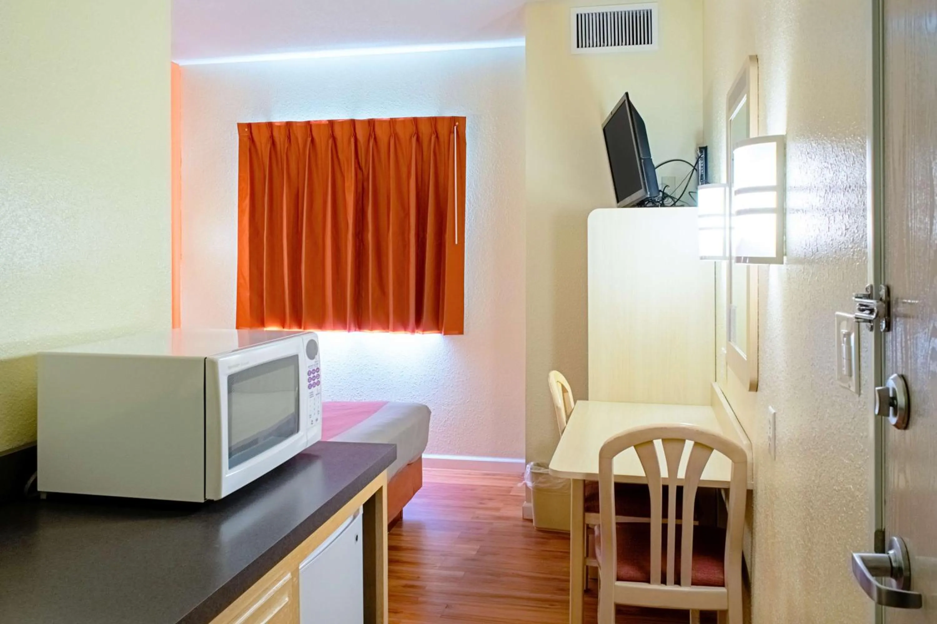 Photo of the whole room in Motel 6-Seymour, IN - North