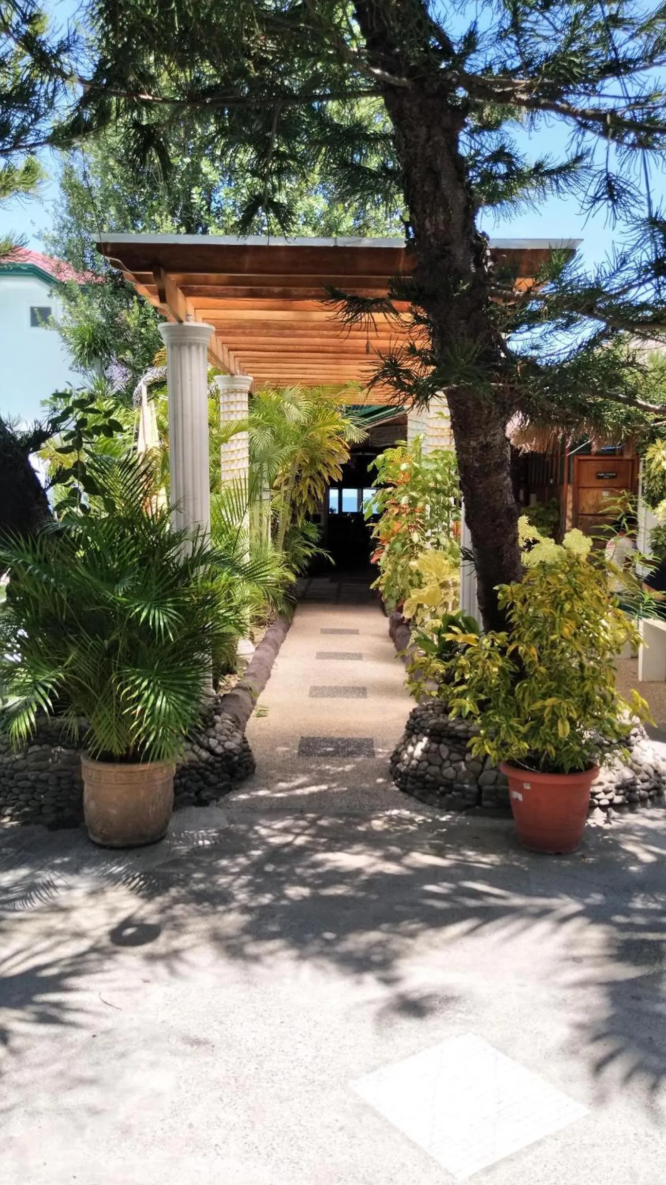 Love's Beach & Dive Resort