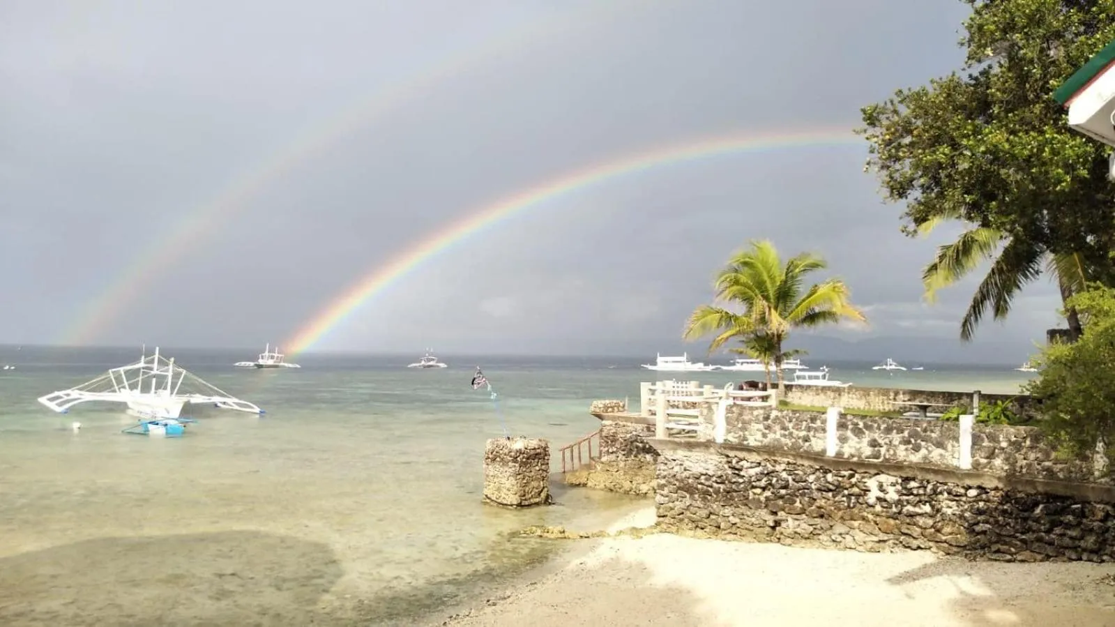 Love's Beach & Dive Resort