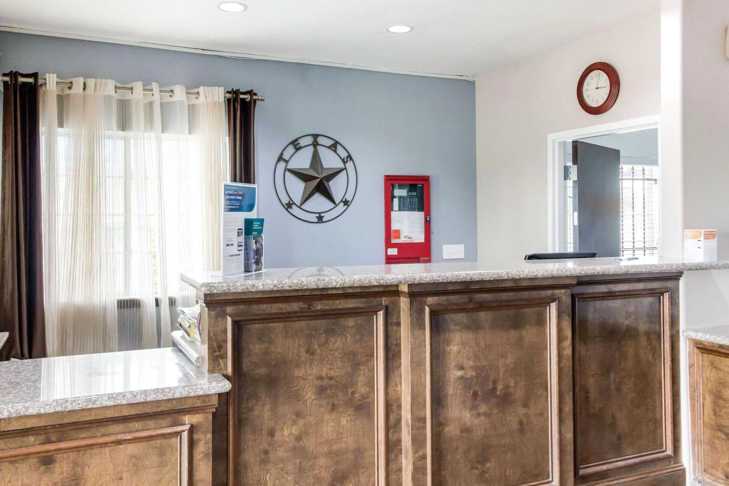 Lobby or reception in Rodeway Inn & Suites Port Arthur - Groves