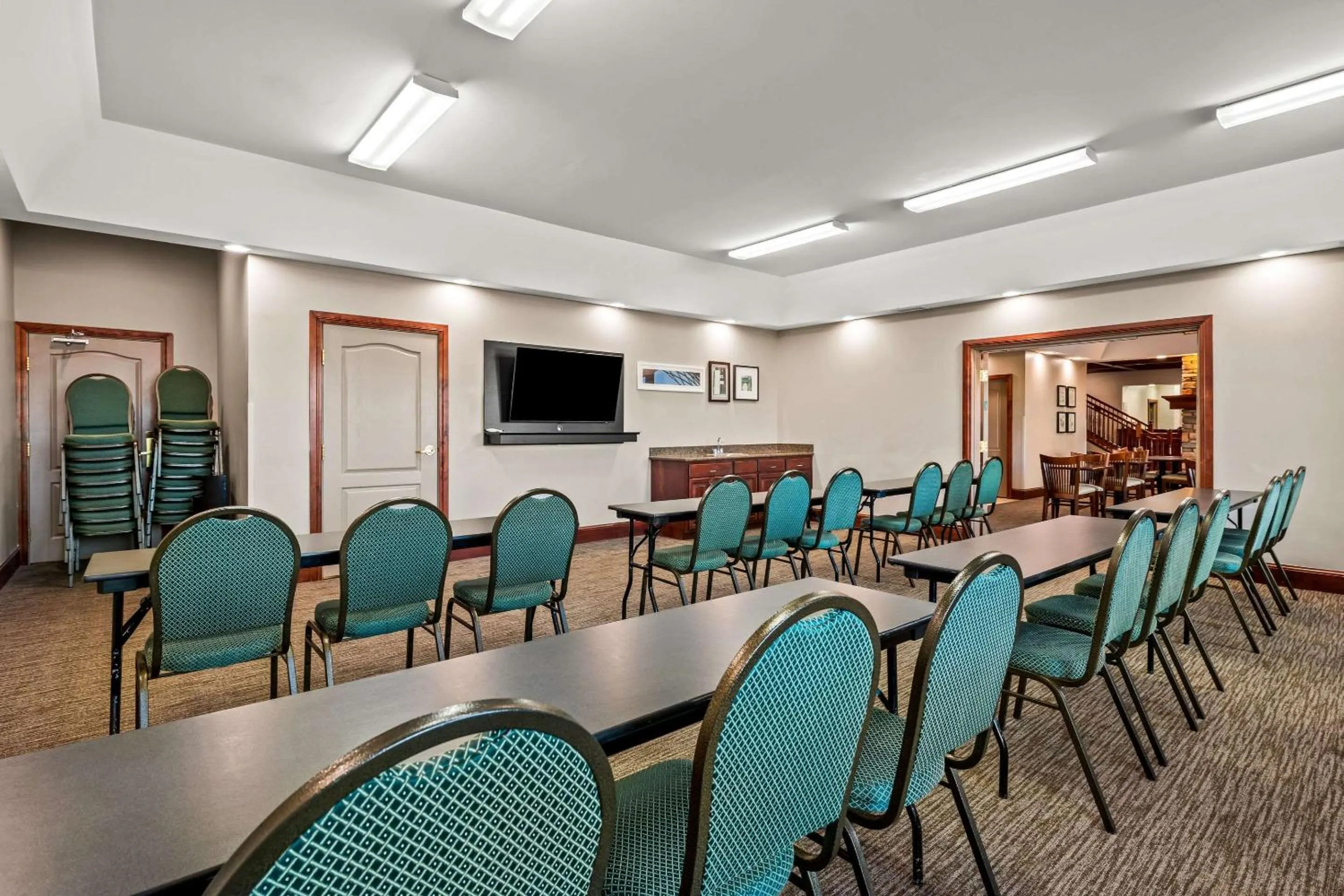 Meeting/conference room in Country Inn & Suites by Radisson, Red Wing, MN