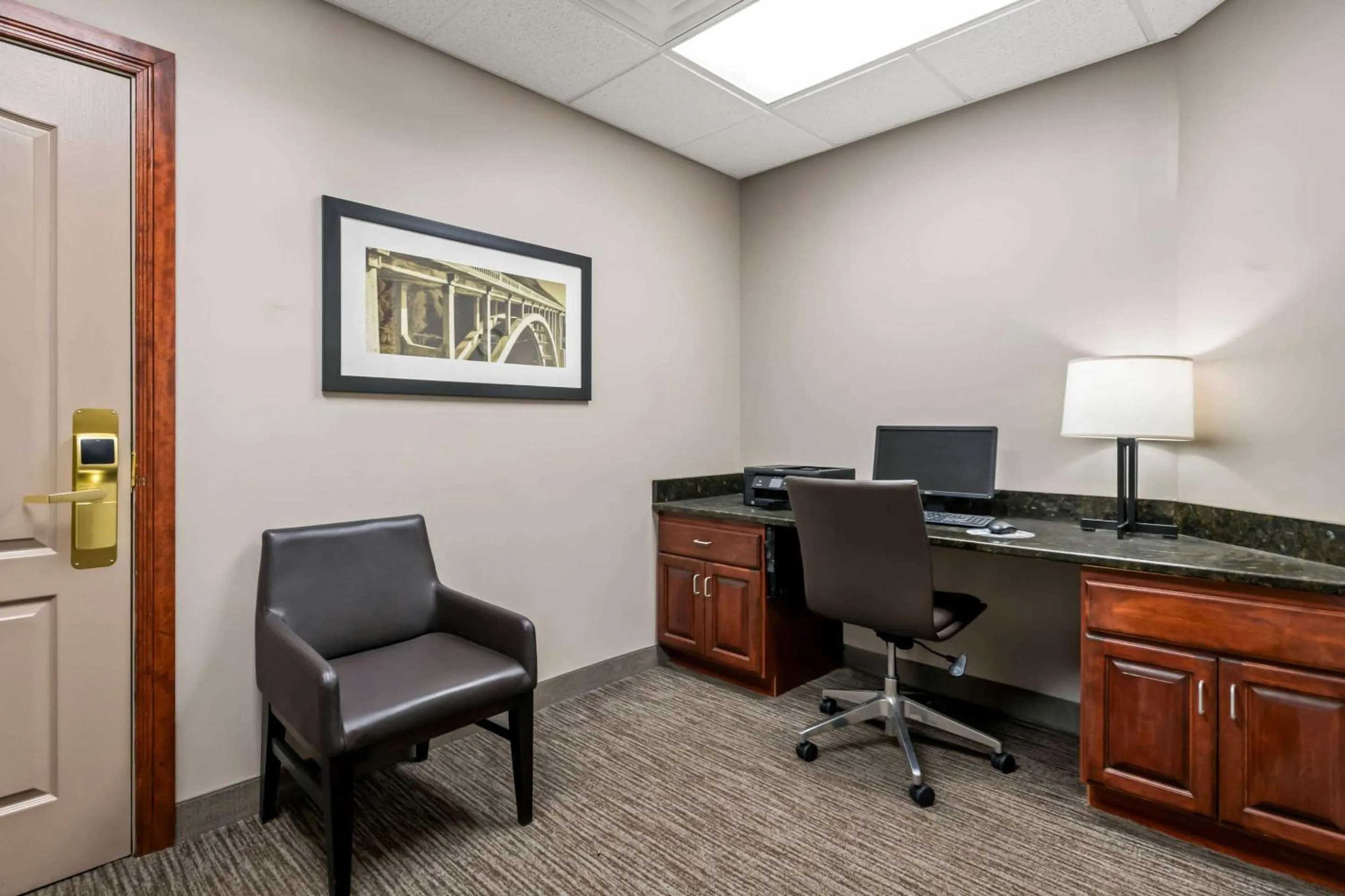Business facilities in Country Inn & Suites by Radisson, Red Wing, MN