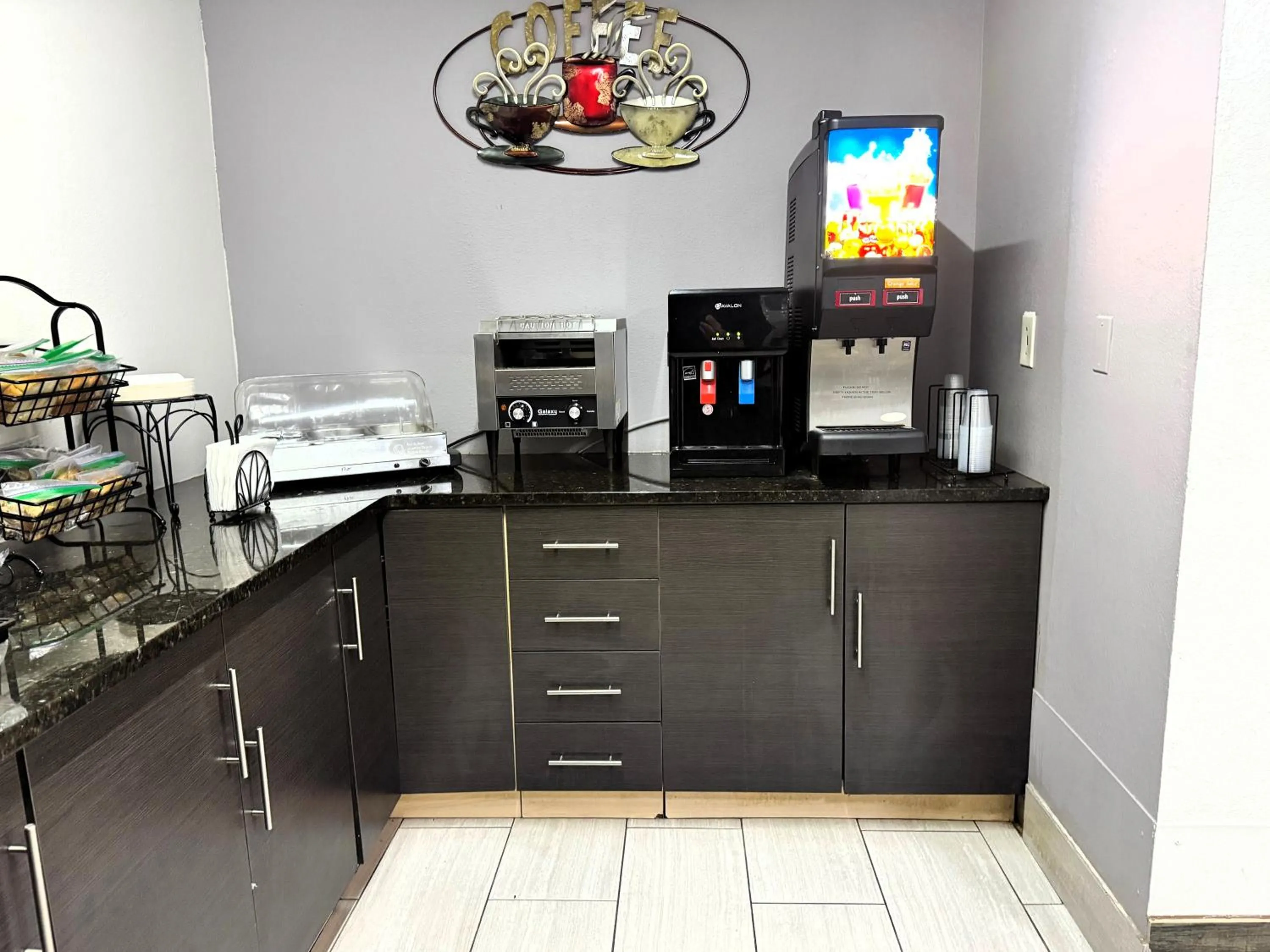 Breakfast in Microtel Inn & Suites by Wyndham Tuscaloosa East