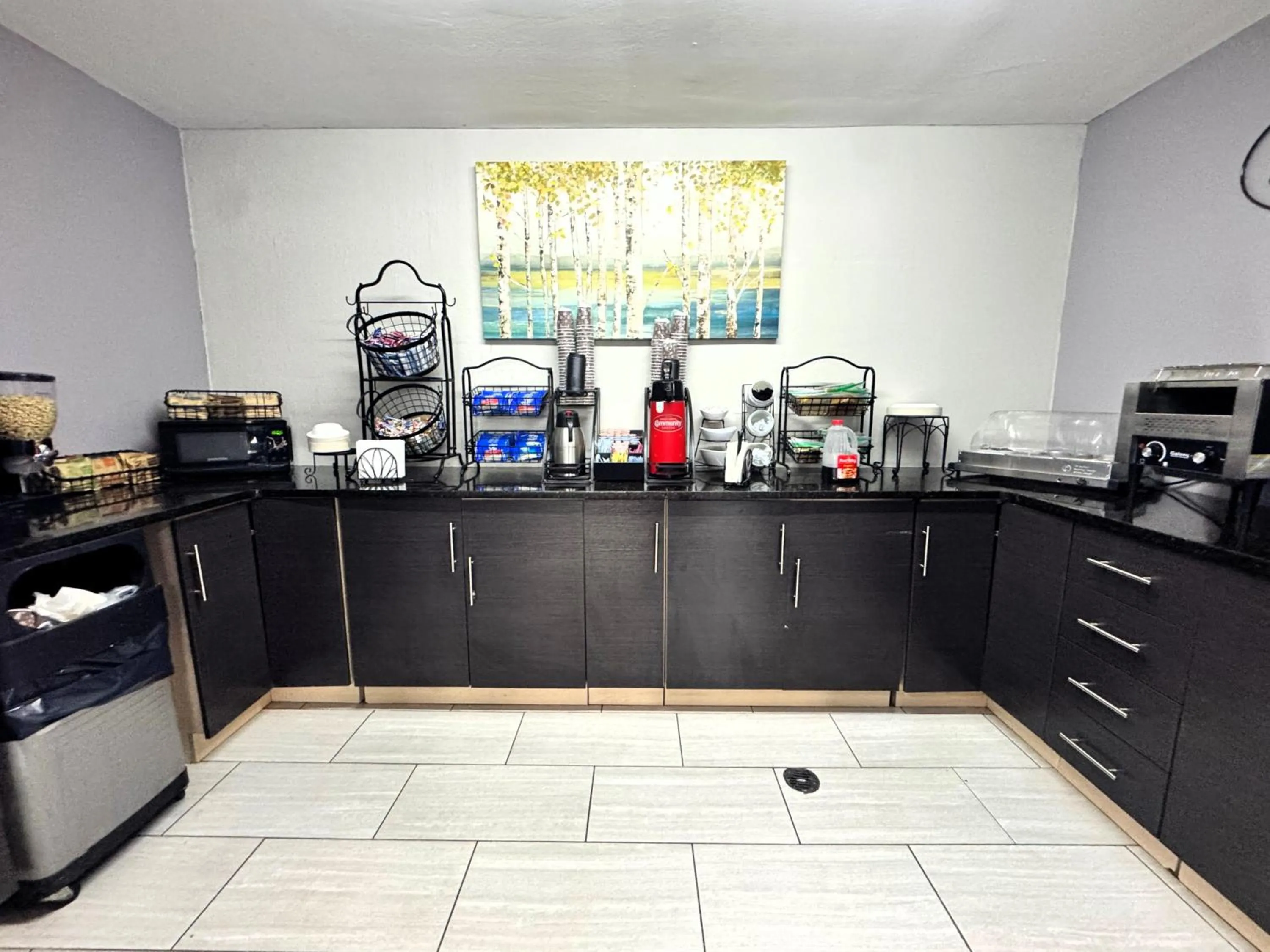 Breakfast in Microtel Inn & Suites by Wyndham Tuscaloosa East