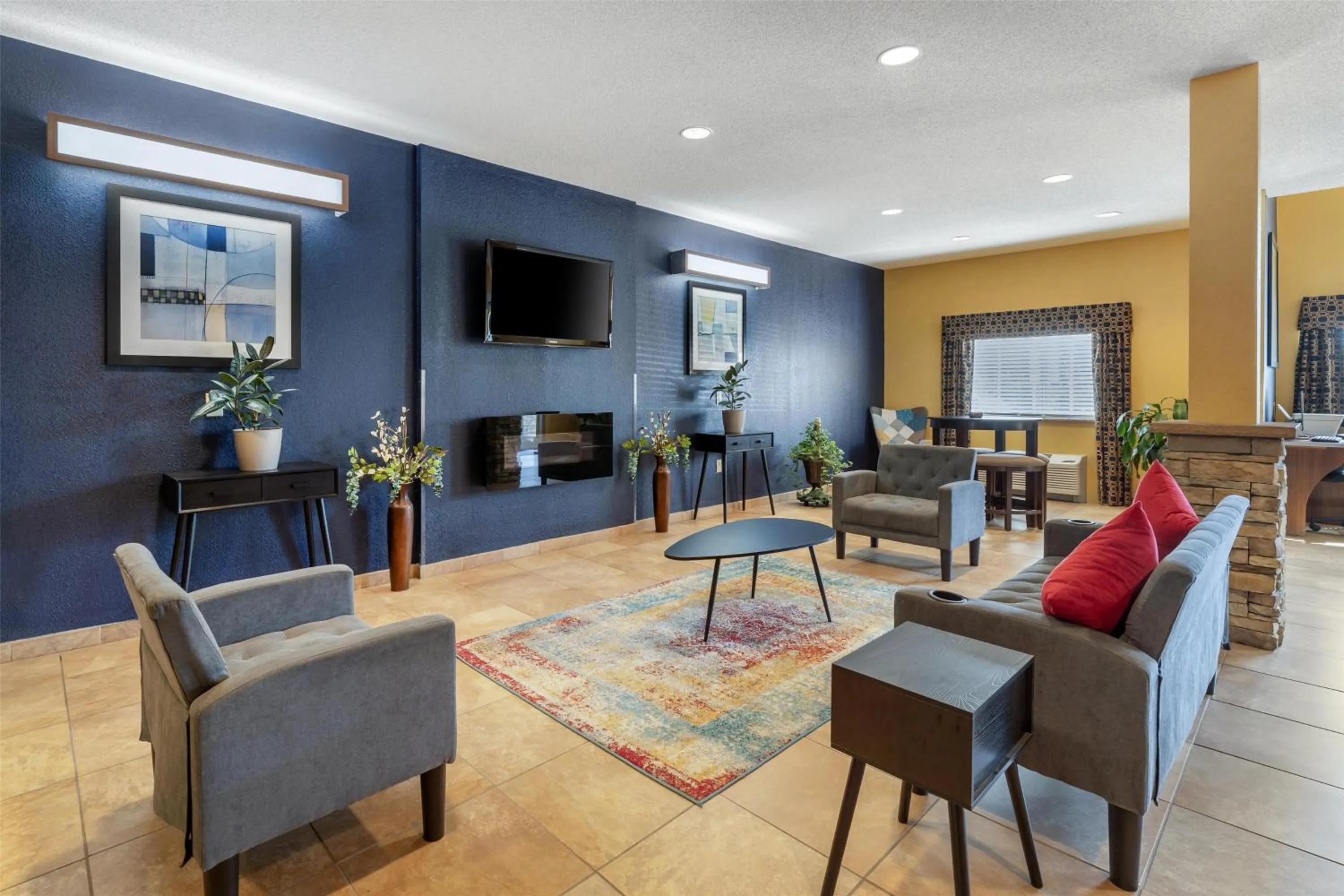 Lobby or reception in SureStay Plus Hotel by Best Western Keyser