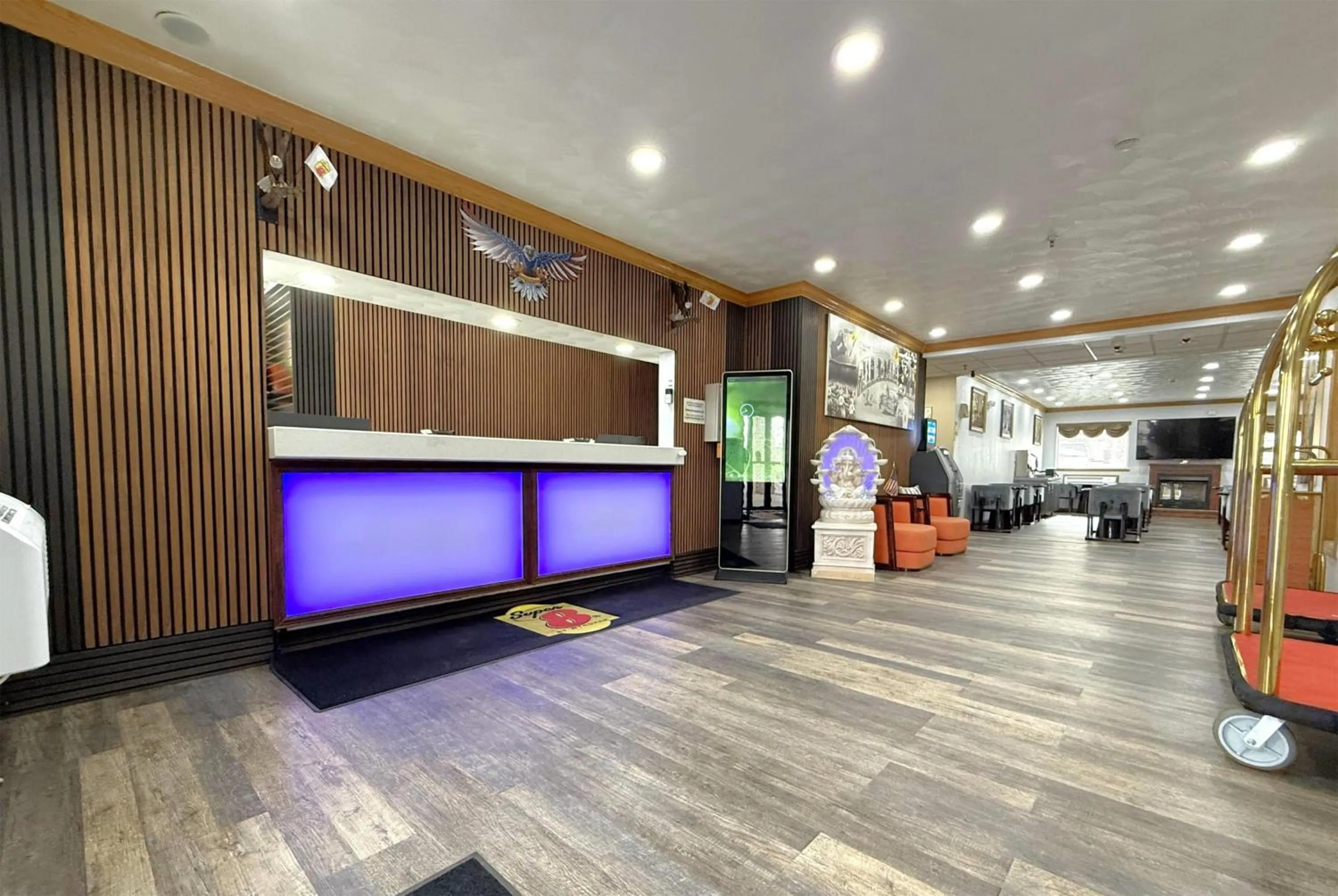 Lobby or reception in Super 8 by Wyndham Uniontown PA