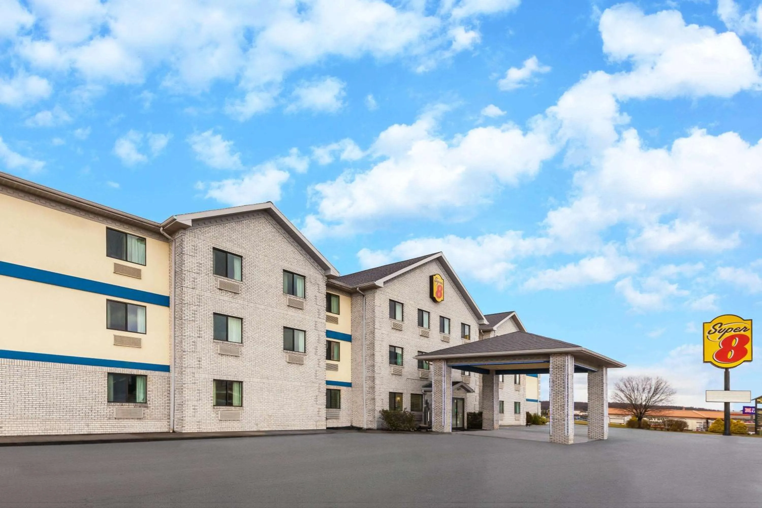 Property building in Super 8 by Wyndham Uniontown PA