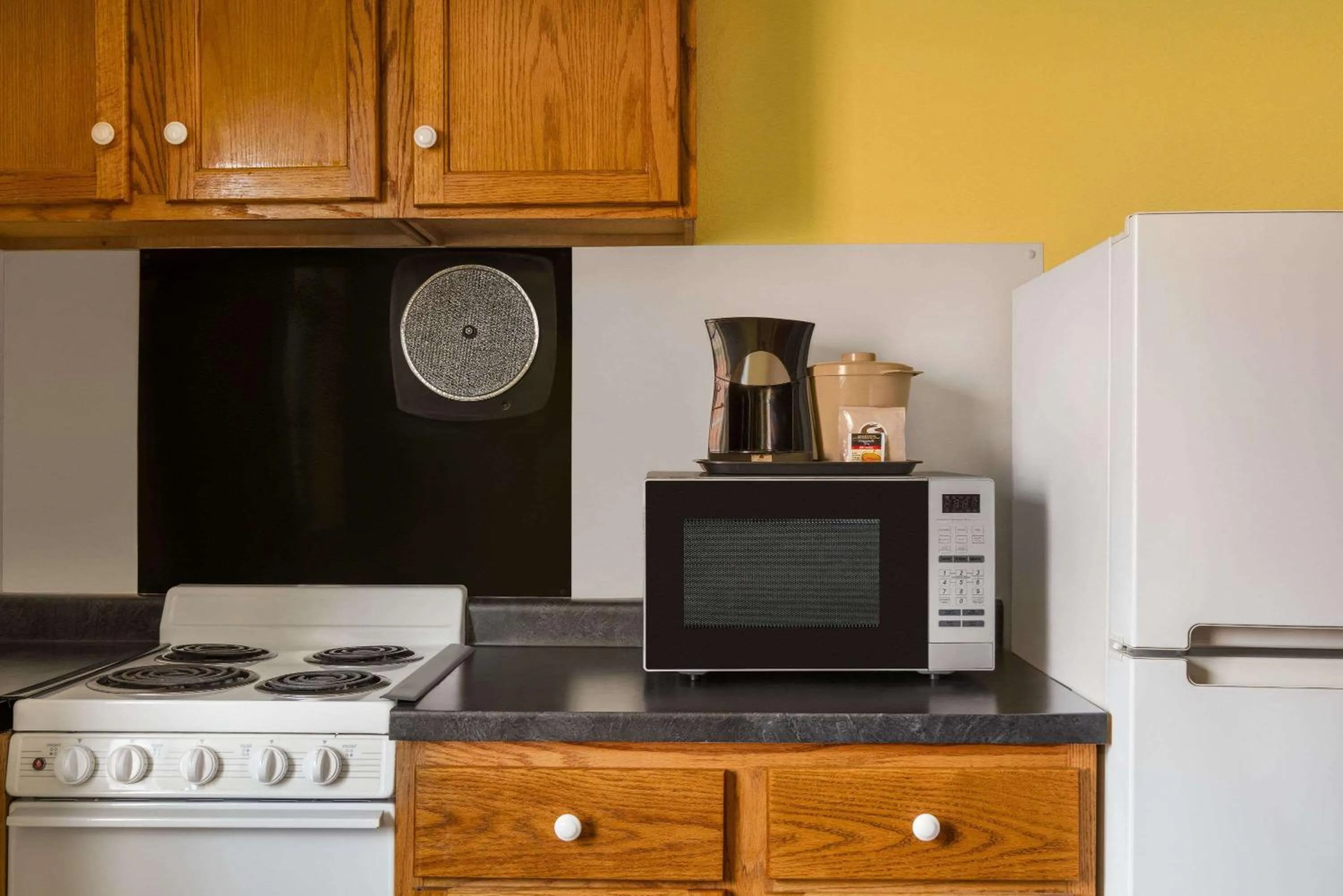 Photo of the whole room in Baymont by Wyndham Cedar Rapids