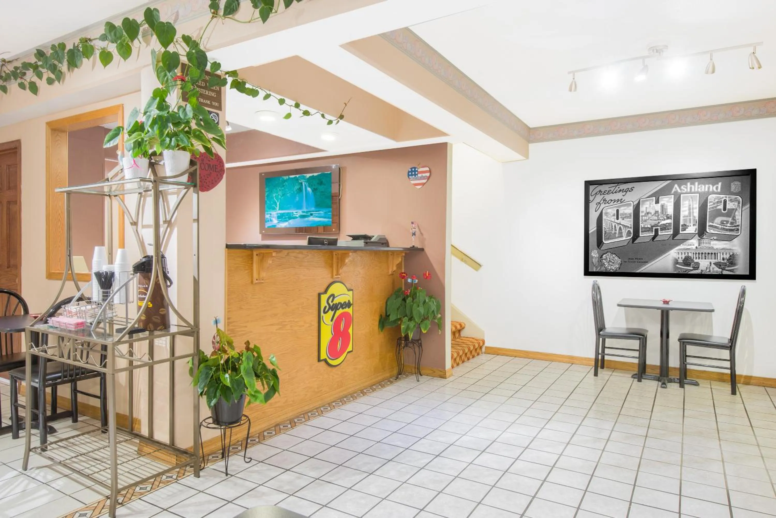 Lobby or reception in Super 8 by Wyndham Ashland