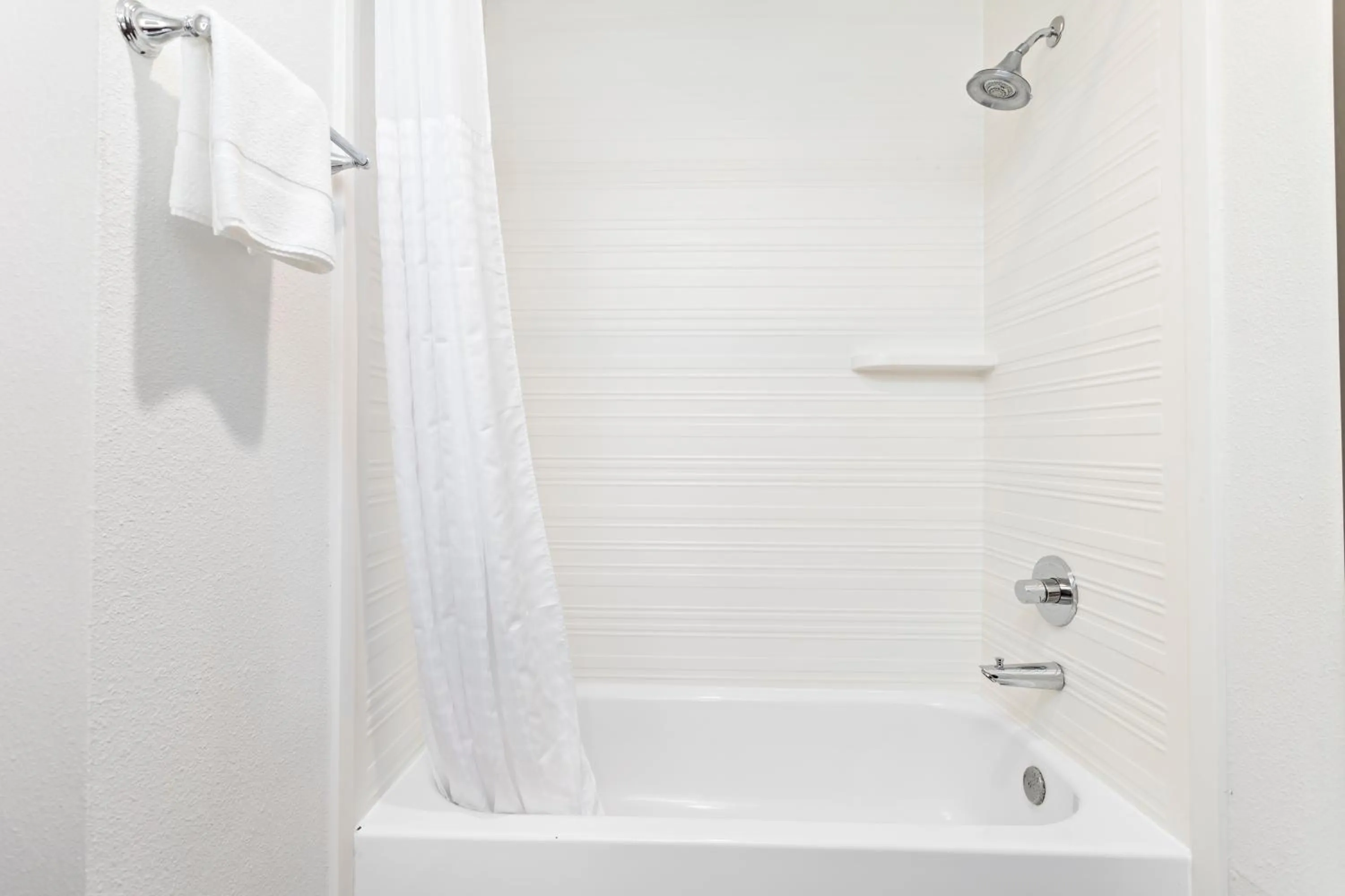 Bath in Hawthorn Extended Stay by Wyndham Port Arthur