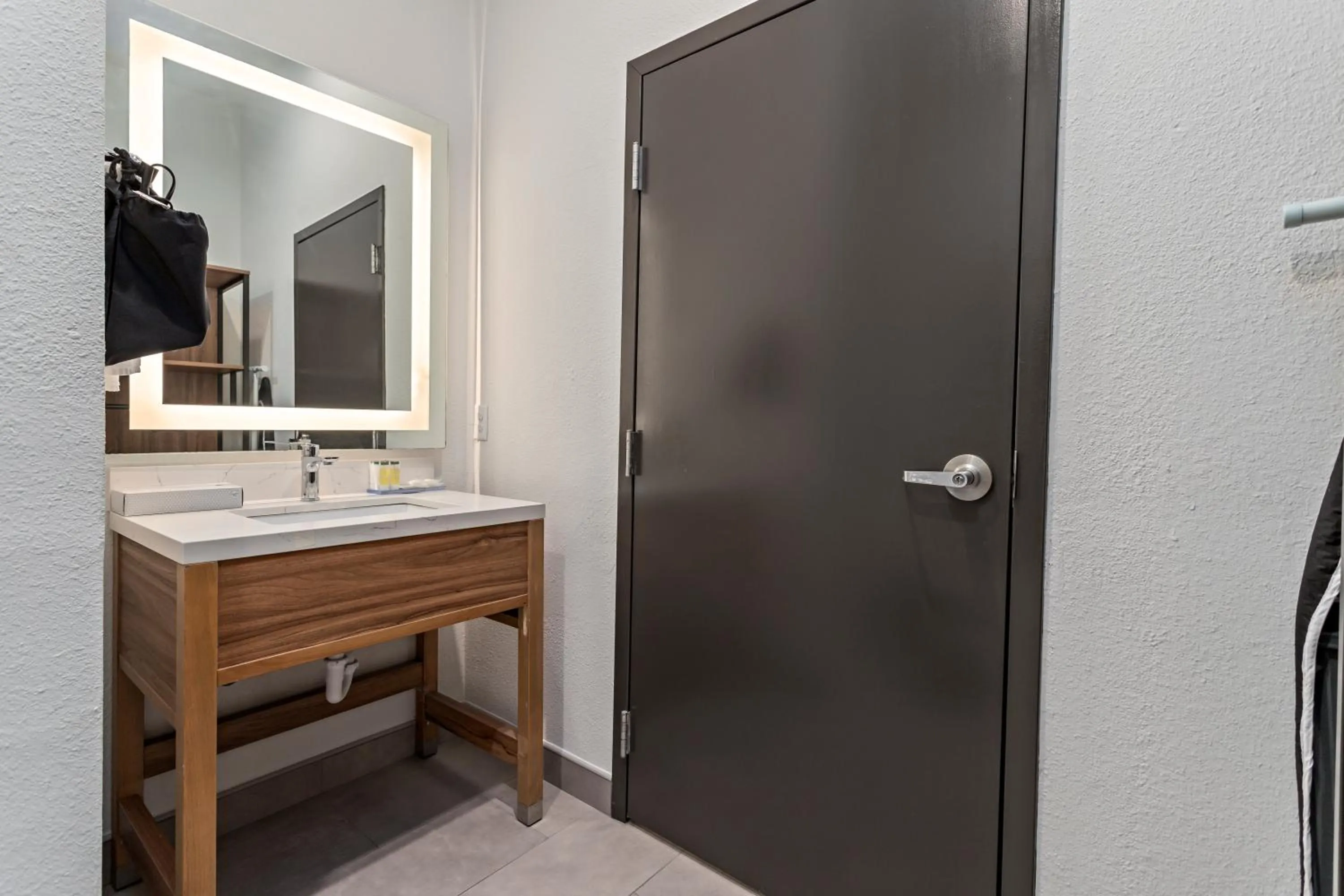 Bathroom in Hawthorn Extended Stay by Wyndham Port Arthur