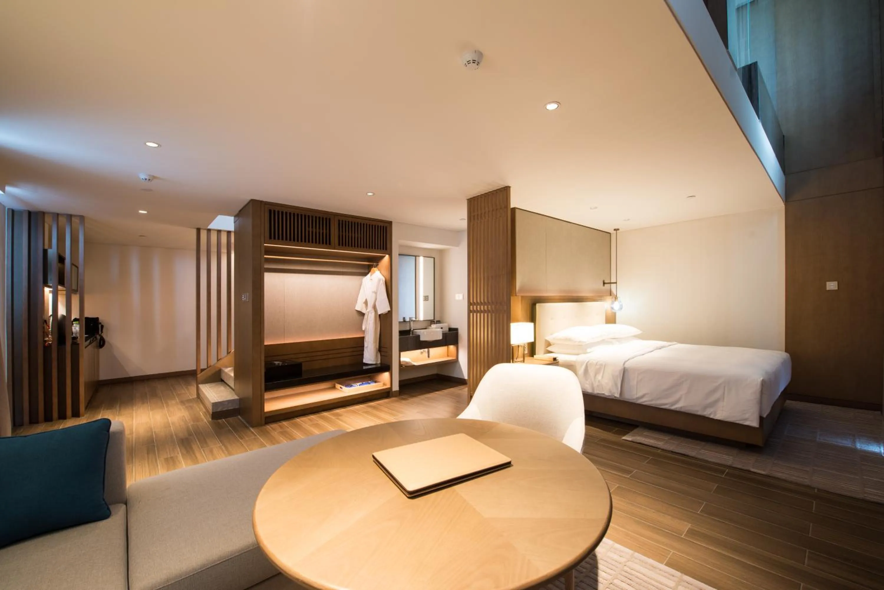 Living room, Bed in Wingate by Wyndham Hainan Chengmai