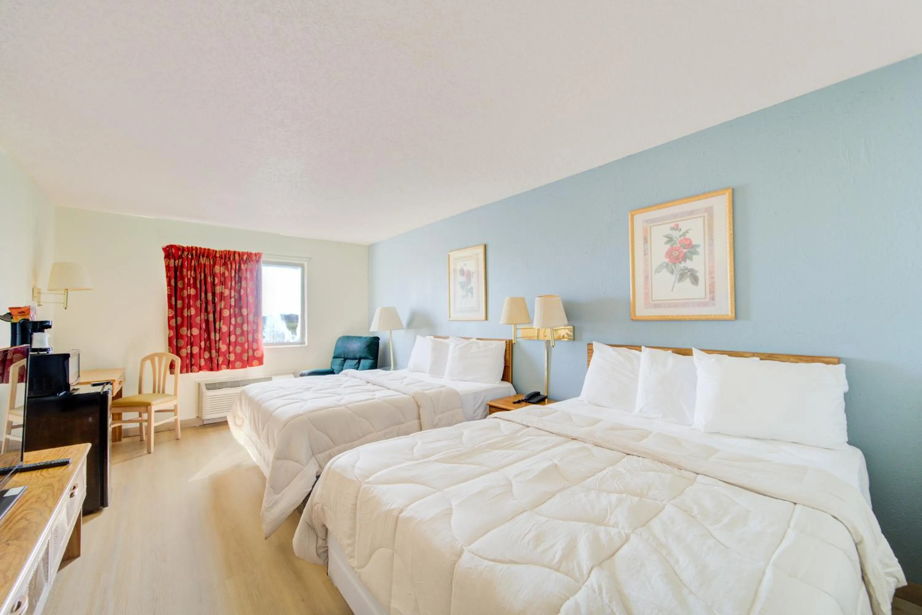 Bedroom, Bed in Capital O Amerihost Inn and Suites Mexico Hwy 54 MO