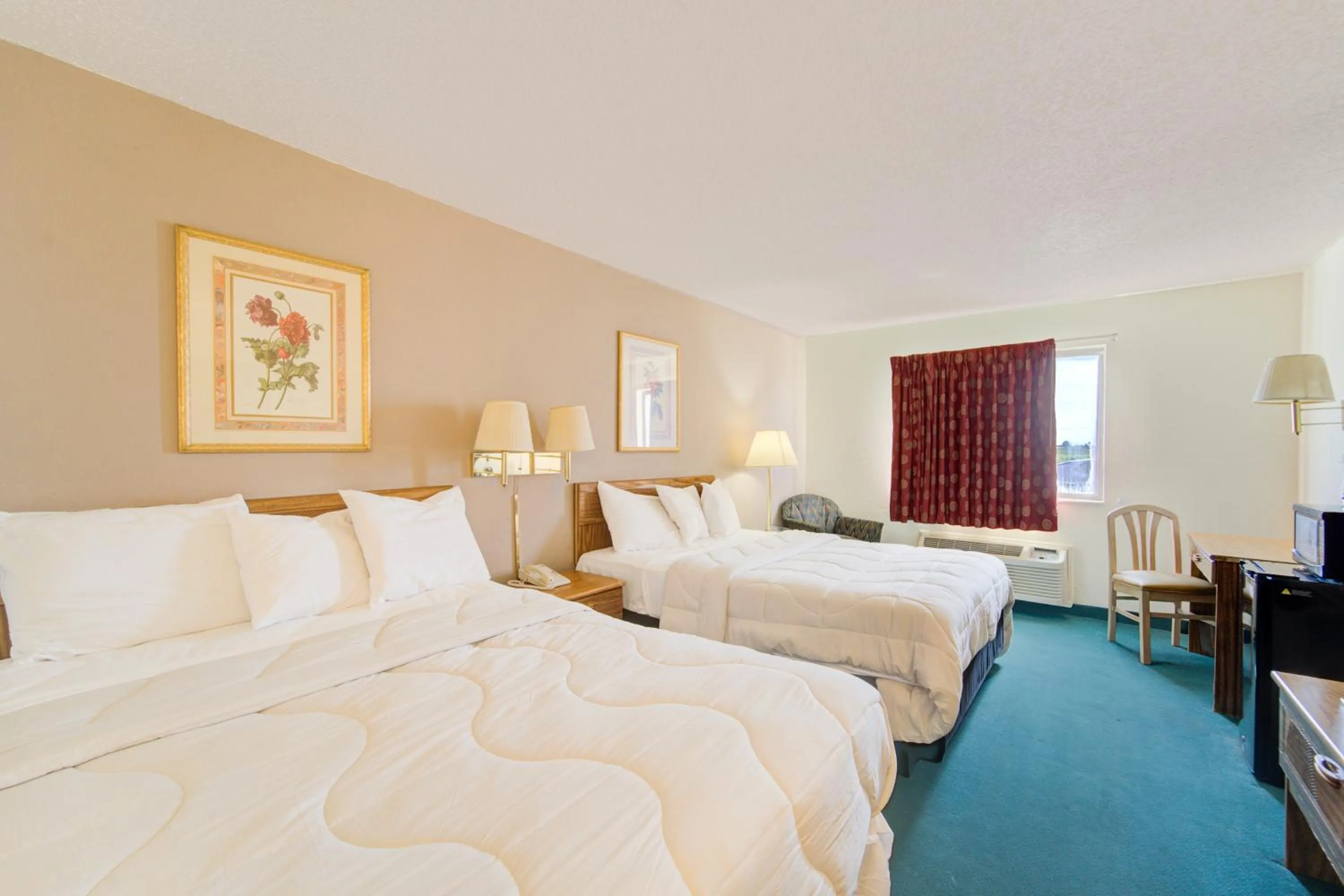 Bedroom, Bed in Capital O Amerihost Inn and Suites Mexico Hwy 54 MO