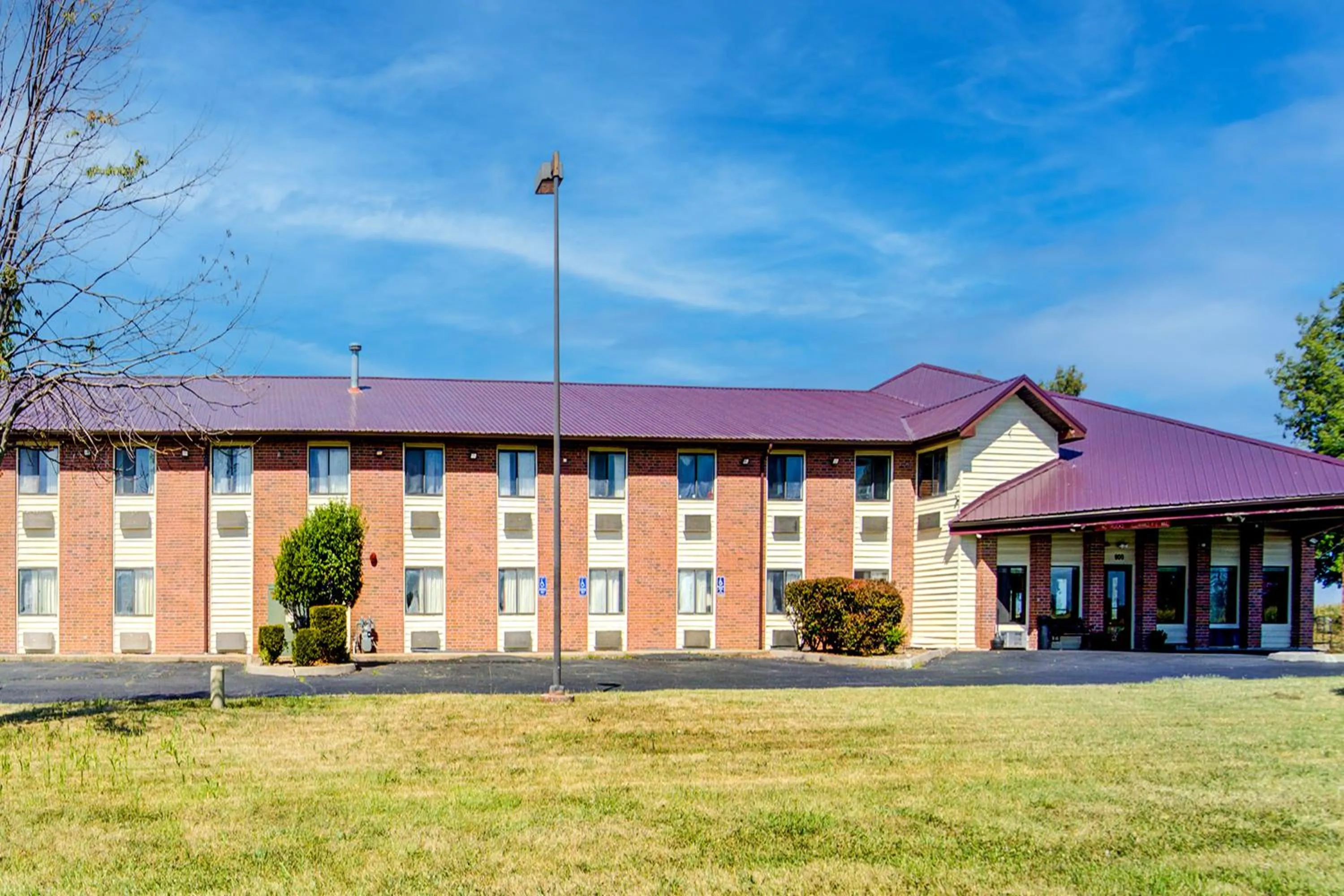 Property building in Capital O Amerihost Inn and Suites Mexico Hwy 54 MO