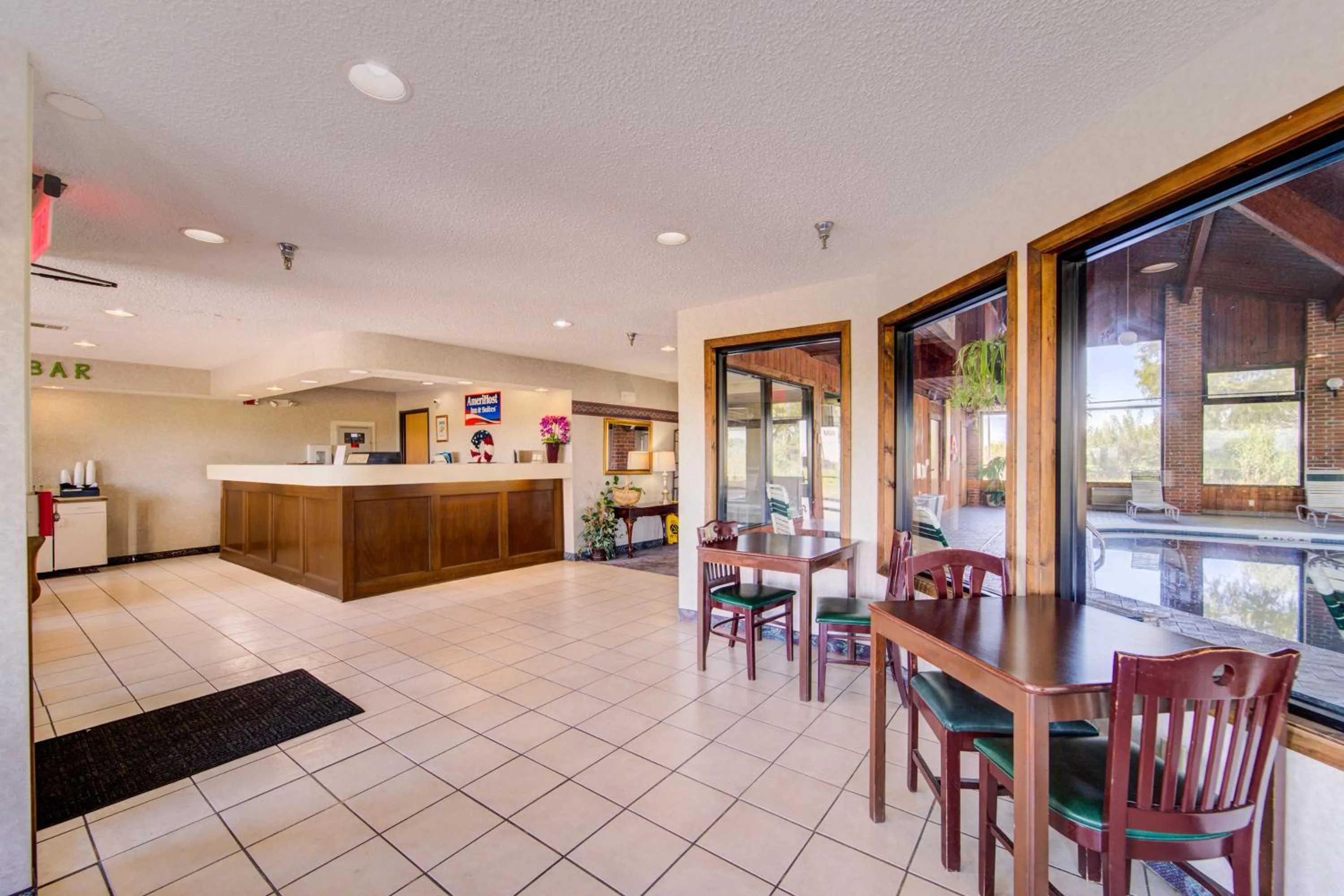 Lobby or reception in Capital O Amerihost Inn and Suites Mexico Hwy 54 MO