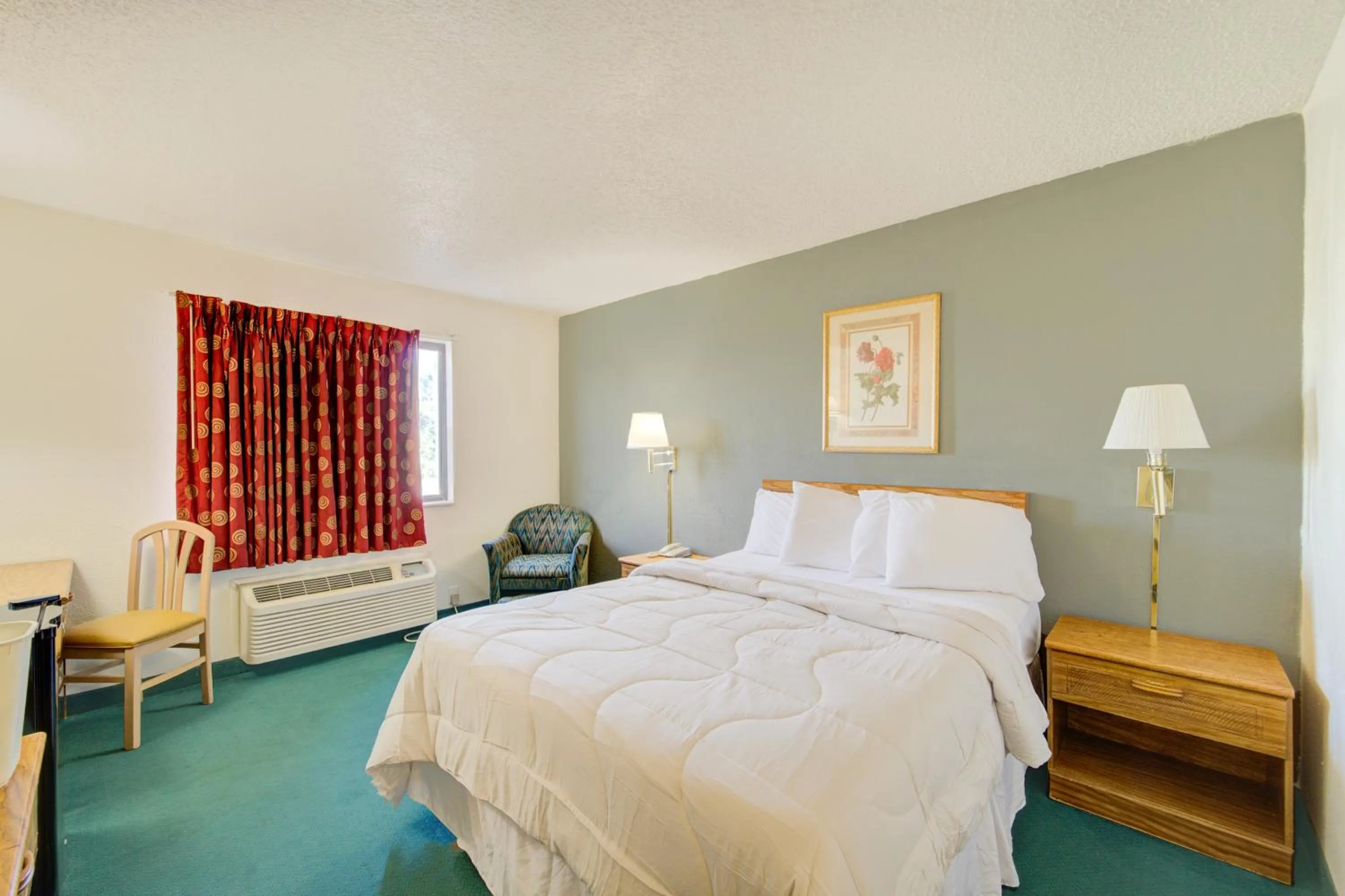 Bedroom, Bed in Capital O Amerihost Inn and Suites Mexico Hwy 54 MO