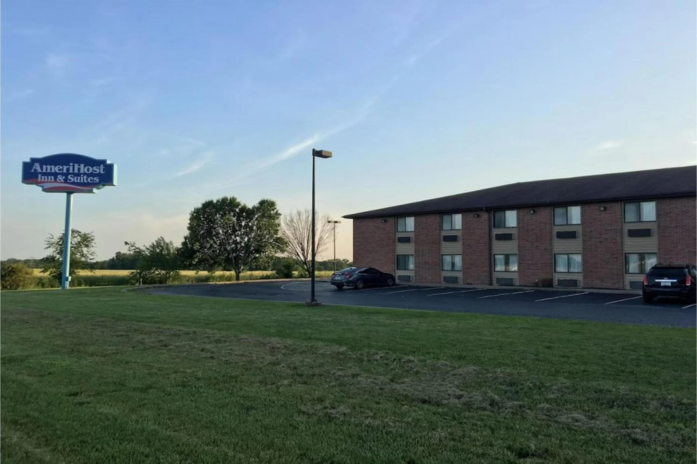Property building in Capital O Amerihost Inn and Suites Mexico Hwy 54 MO