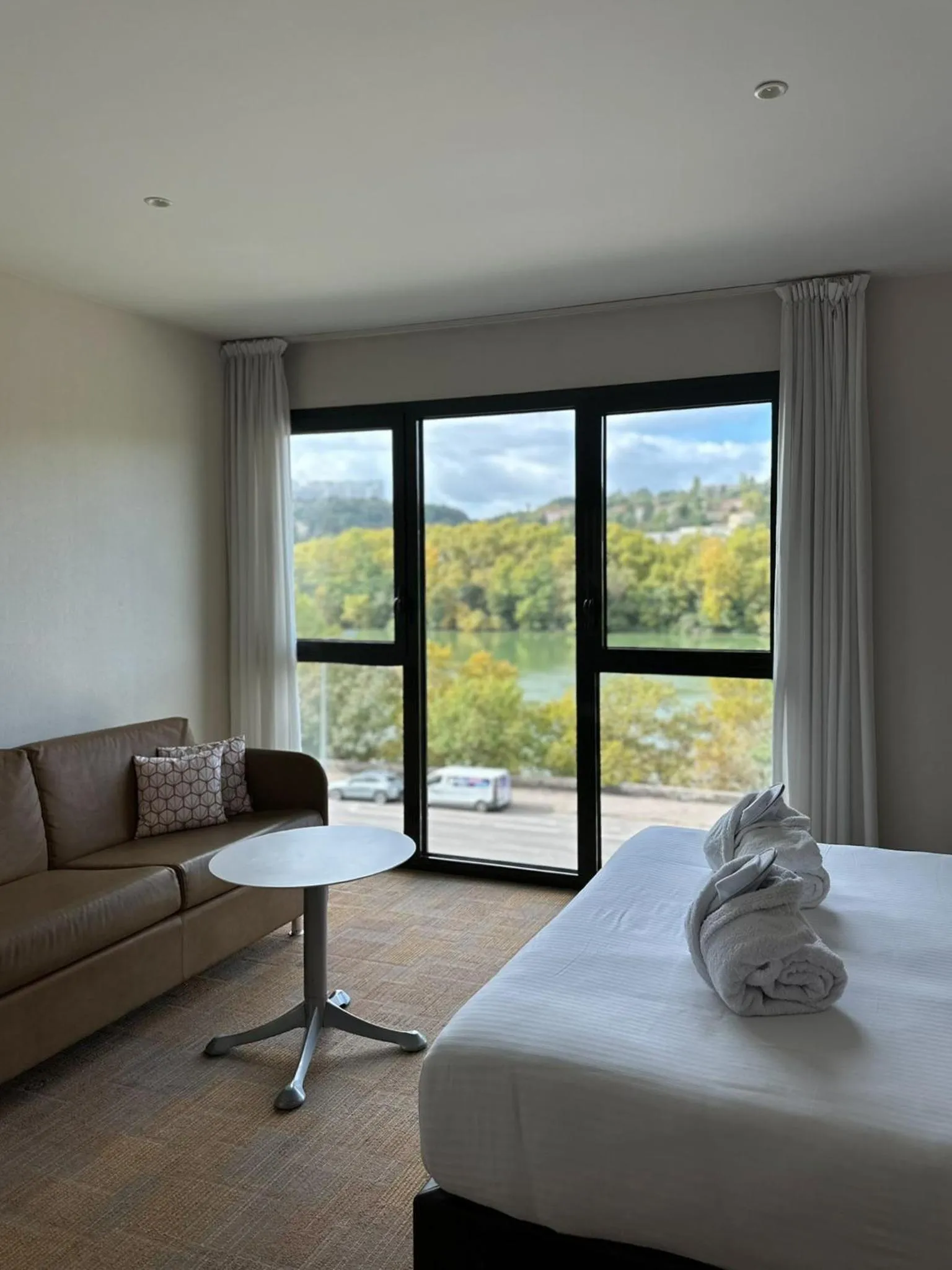 On-site shops, Bed in Hôtel Lyon Métropole & Spa