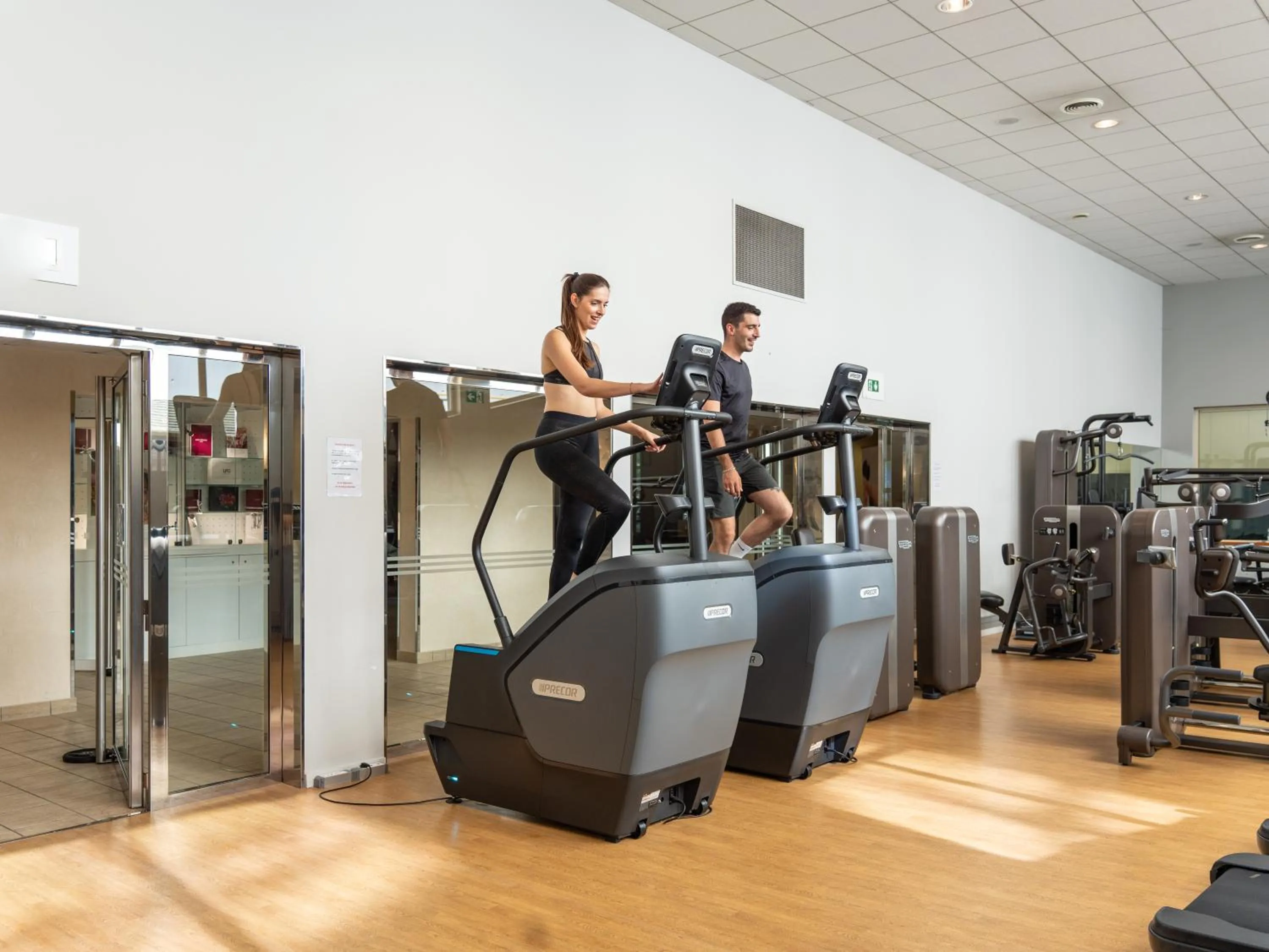 Fitness centre/facilities in Hôtel Lyon Métropole & Spa