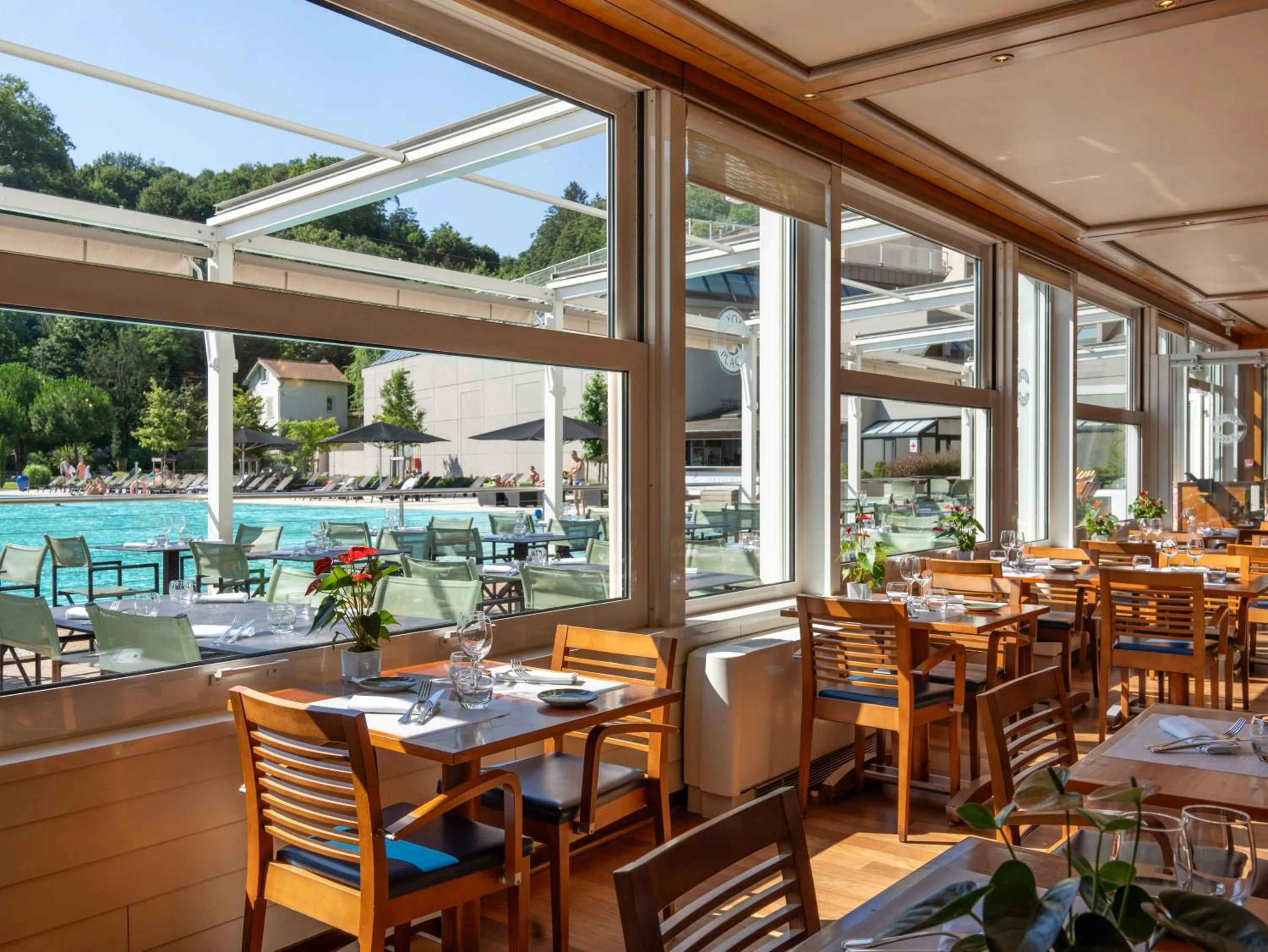 Restaurant/places to eat in Hôtel Lyon Métropole & Spa